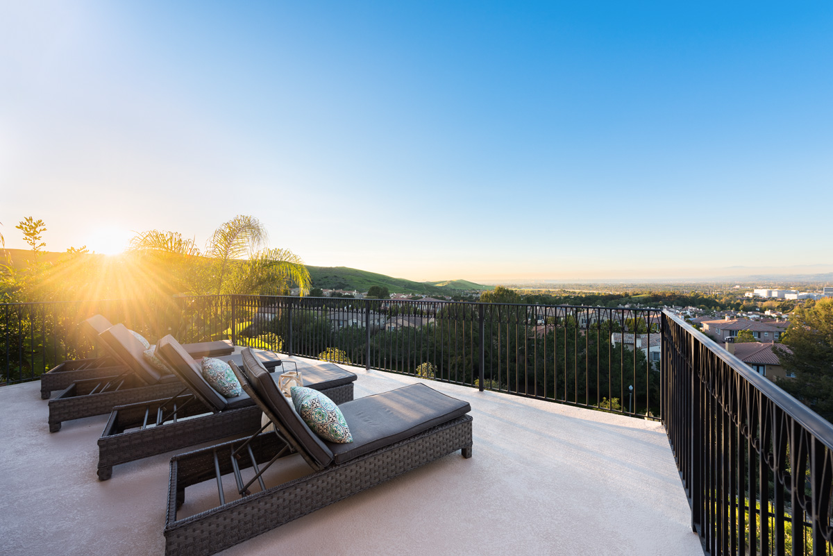 39 Balcony_0009-HDR.jpg