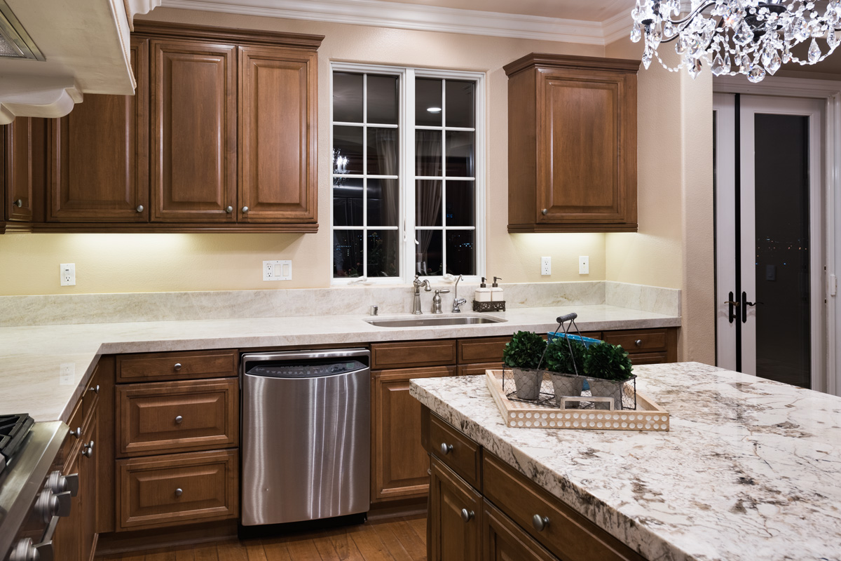 39 Balcony_0108-HDR.jpg