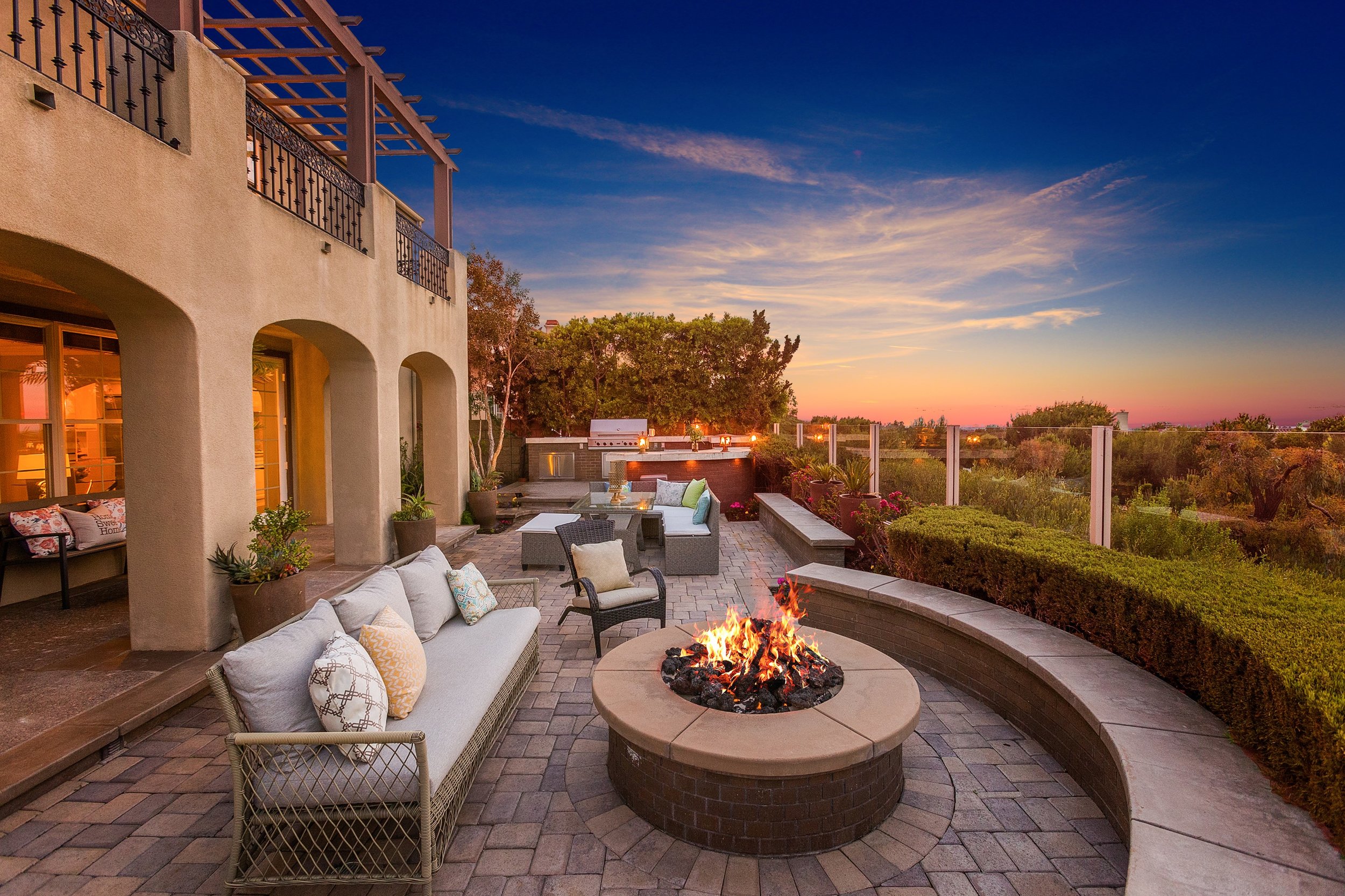 3 Ferrand - backyard sunset view.jpg