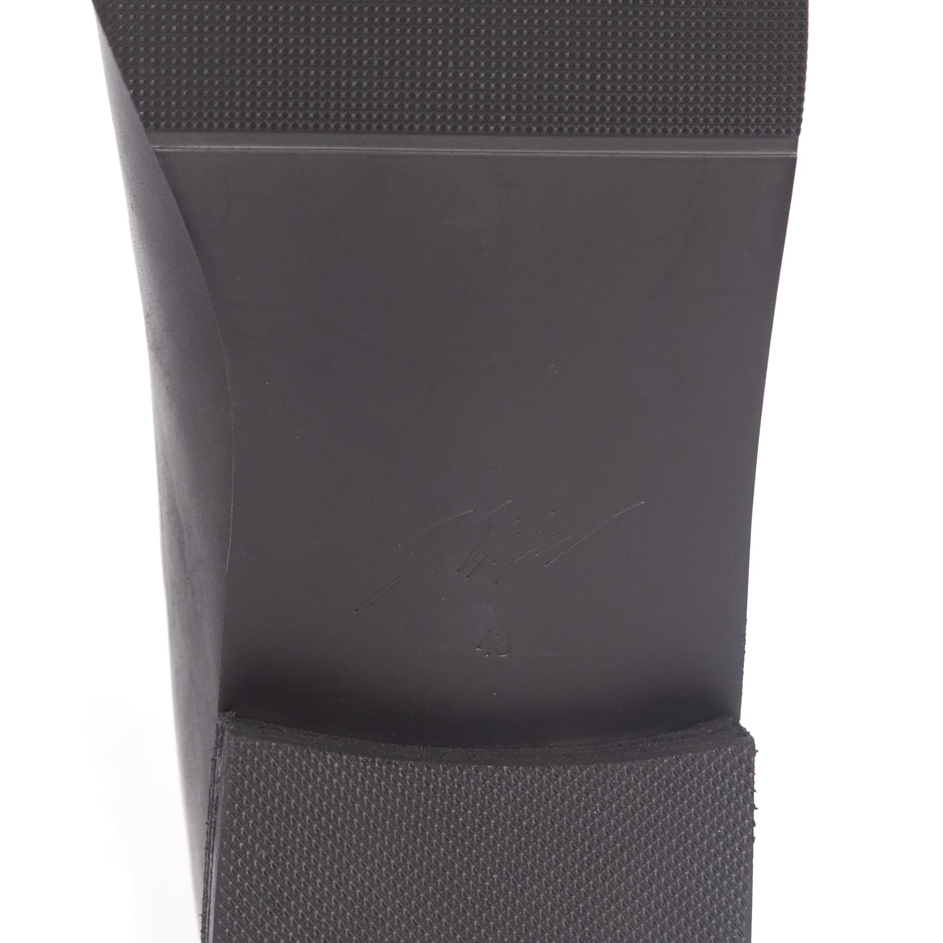 D85EFD59-45A9-460E-9677-B0CF8A2B5E1B