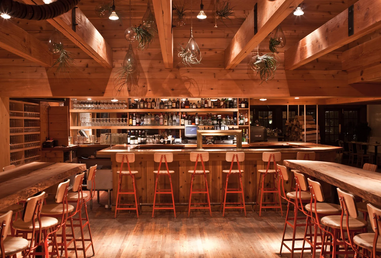 MAIN BAR01.jpg