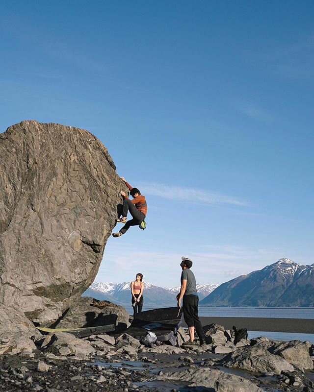 I really don&rsquo;t like bouldering but some boulders are soooo pretty that you have to go top out on it...this was one of them. This is me on an unknown v5 on the seward highway. Go getcha some!

Thankful for friends that will spontaneously make pl