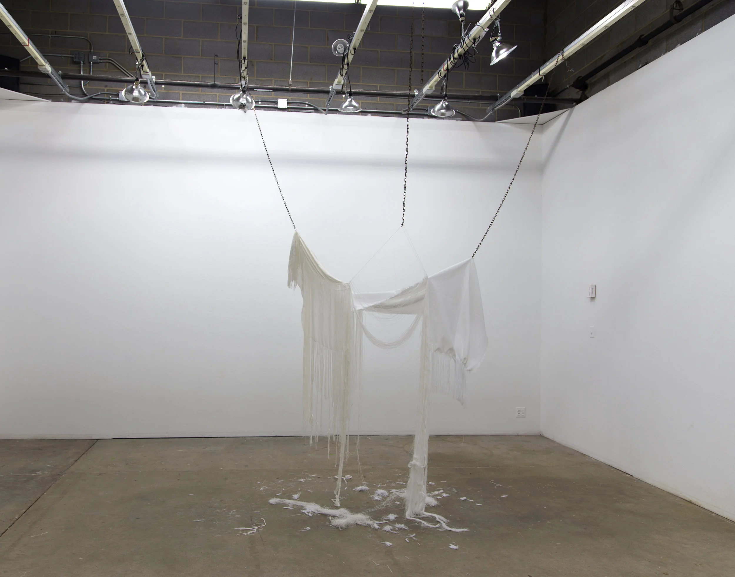 Angelus NovusHand woven and industrially woven cotton, chain. 2017