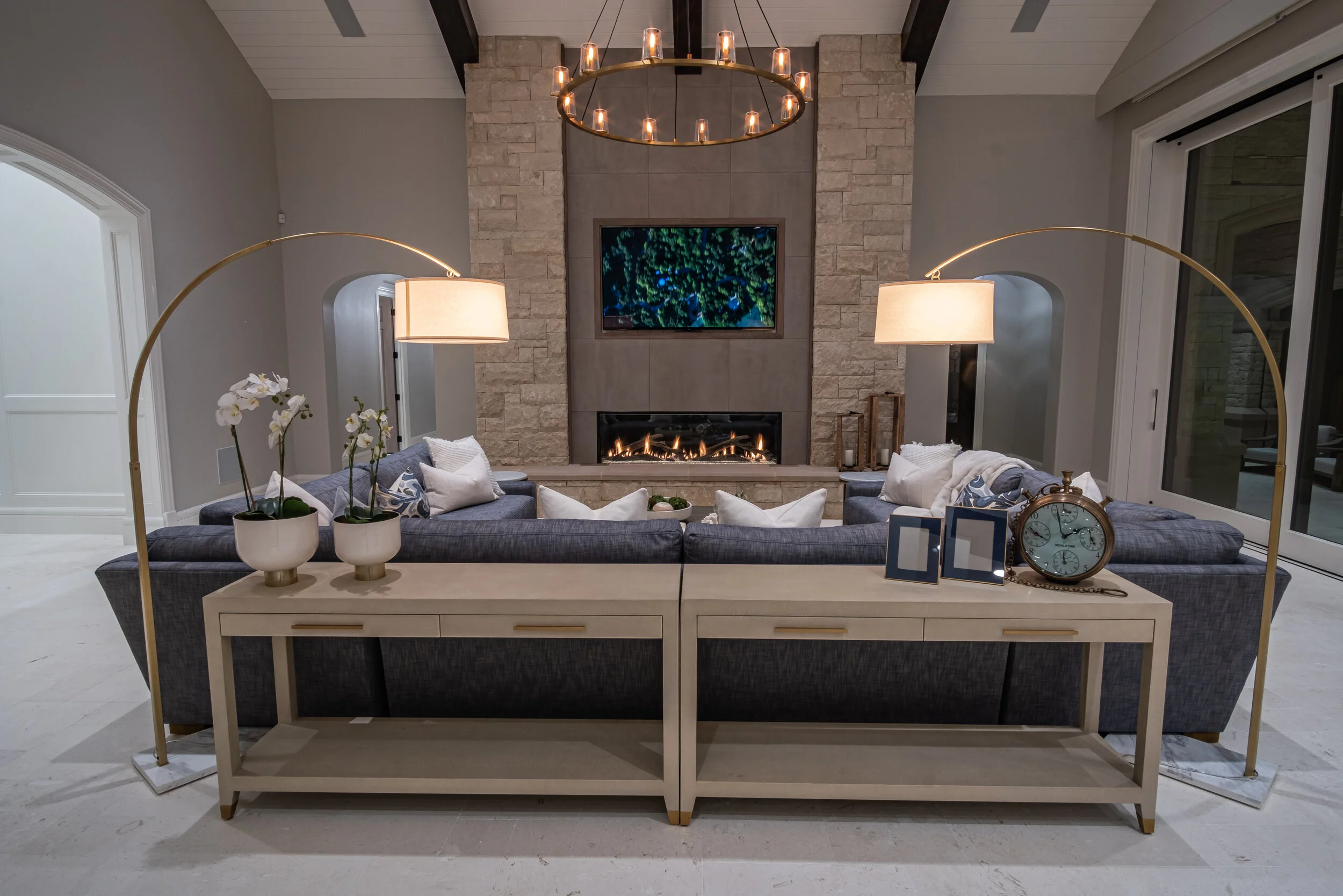 Lakeview-LivingRoom.jpg