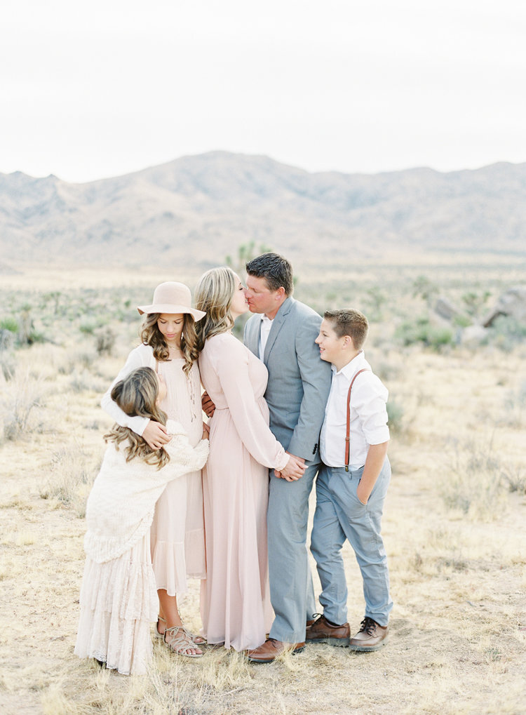 Alexis+Ralston+Photography+|+Joshua+Tree+Family+Session+|+Engagement+Inspiration+|+What+to+Wear+to+Family+Portraits+|+Fine+Art+Family+|+Contax+645+002.jpg