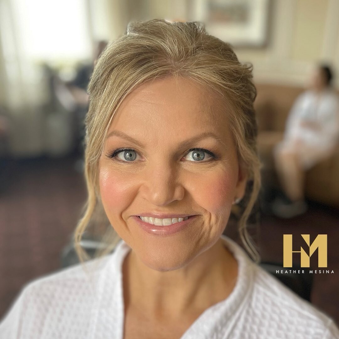 Mother of groom! 💕 In need of hair &amp; makeup for your next special event? Hire me to be part of your special day! Message me! Travel to site!
&bull;
WWW.HEATHERMESINA.COM (link in bio)
&bull;
#heathermesinacom #iSaidYesToThisStylist  #chicagostyl