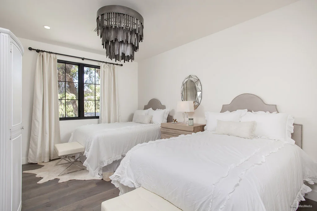 Guest Room 2.jpg