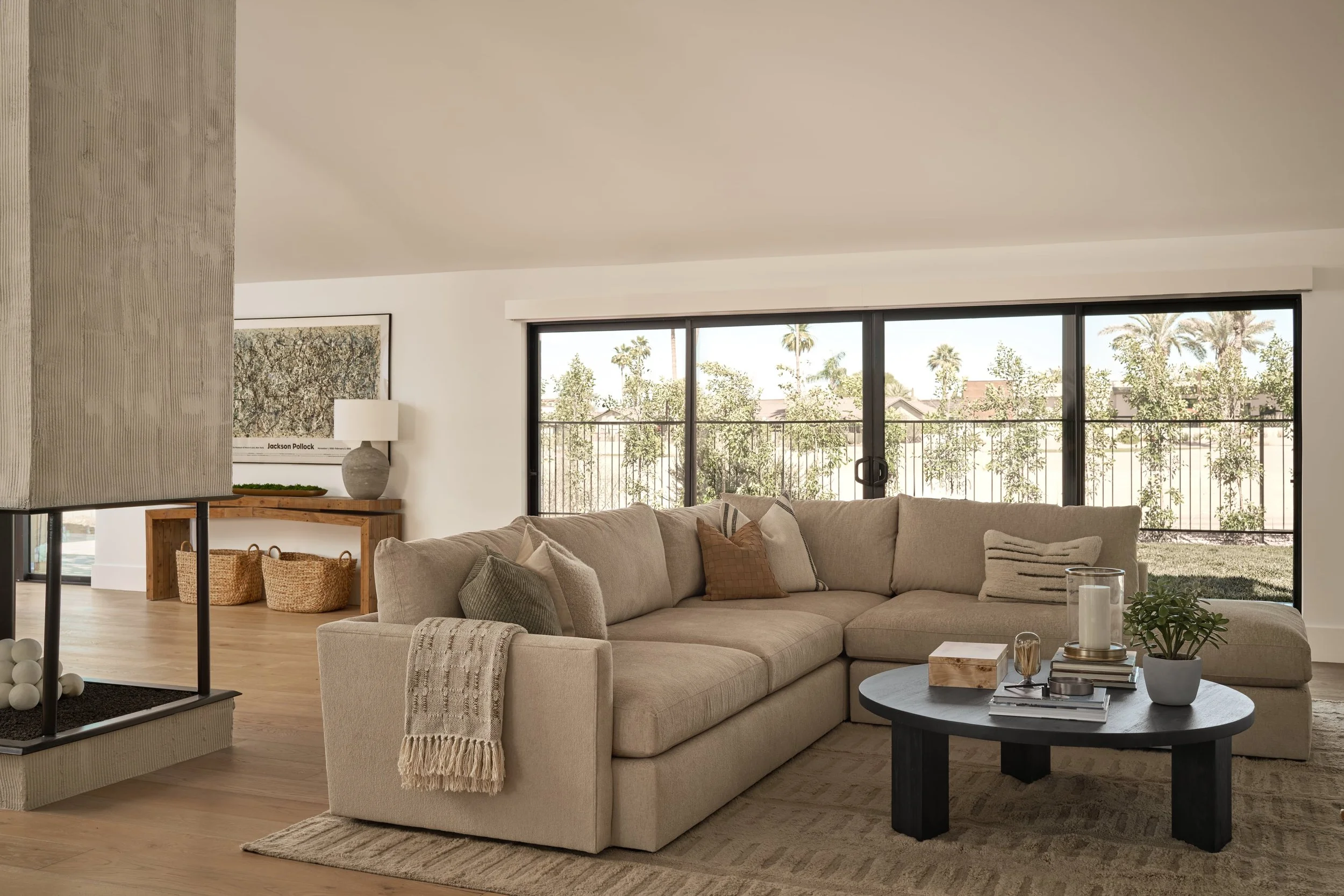 MDY, 5525 E lincoln Dr 1080404.jpg