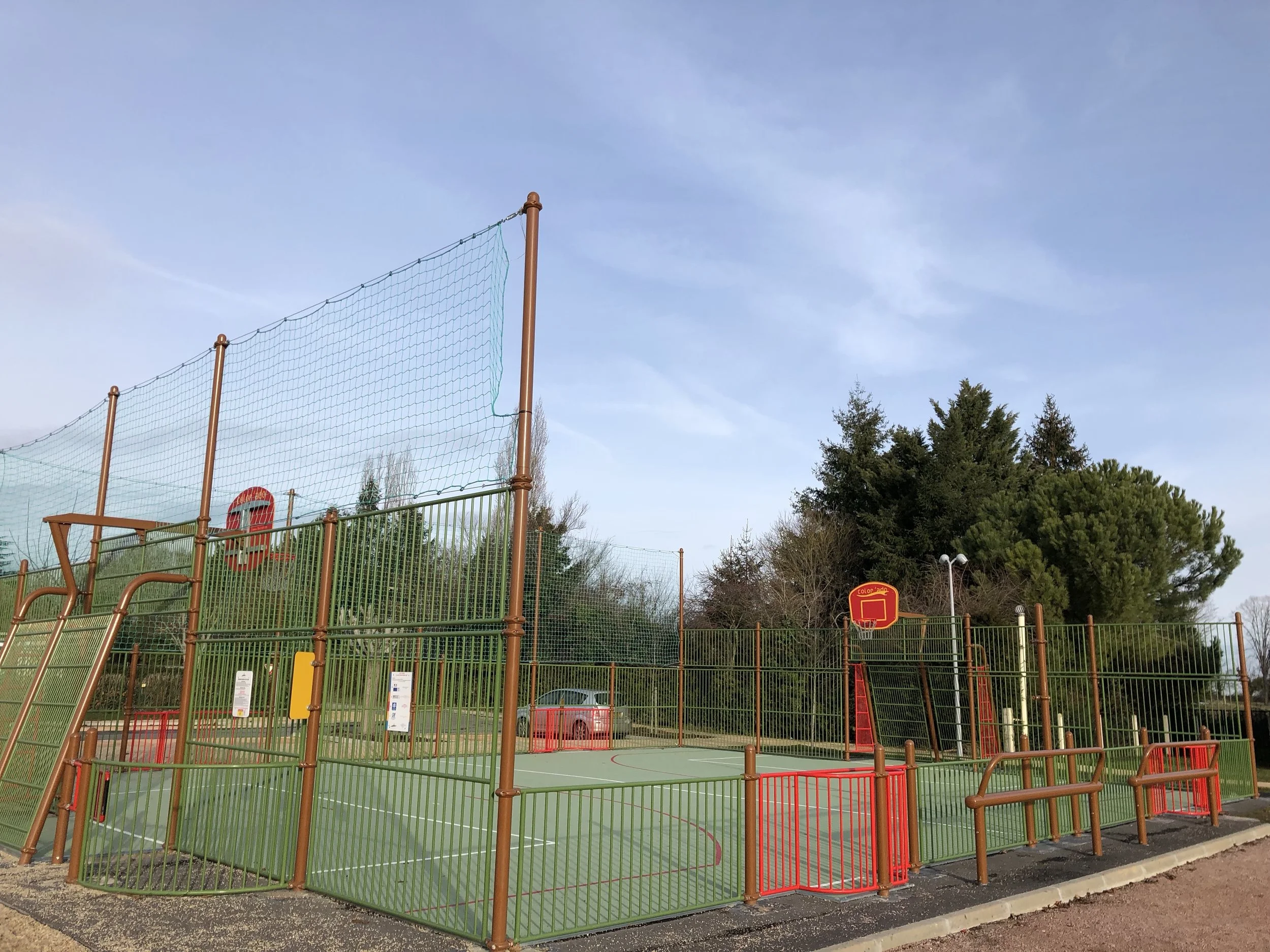 In our village Bayet, directly next to our parc, is a communal kids play and sports area: easy acces, brand new, safe, i't’s a great playground!