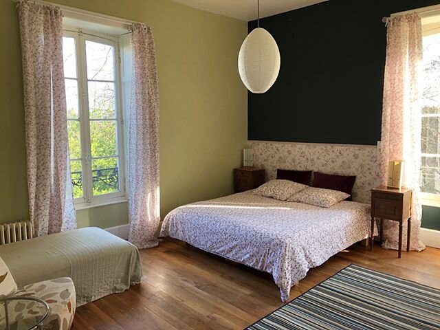 It's green, spacious and healthy. It's almost a veggie. But it is one of those corona safe spaces. Welcome!⁠⠀
Ch&acirc;teau des Edelins, the best B&amp;B in the middle of France! www.edelins.com⁠⠀
.⁠⠀
#chateaudesedelins #holidayhome #gite #vakantiemi