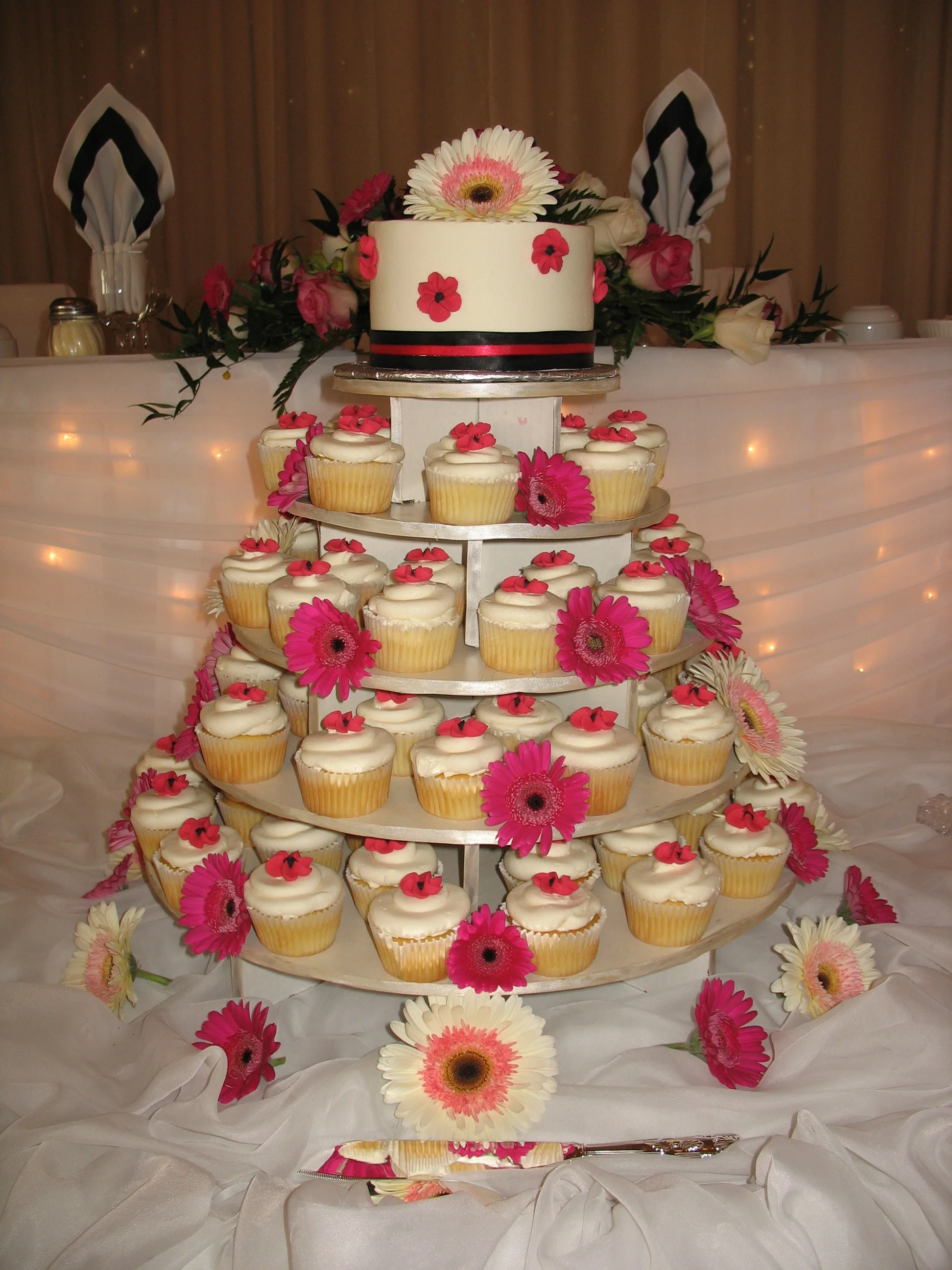Cupcakes With Pink Gerberas