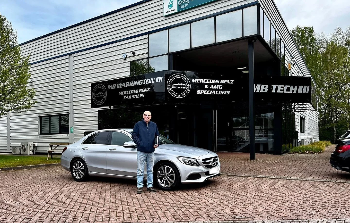 Congrats to Paul and Jacqueline. Paul collected their new 2018 C220d Sport yesterday. Big Thanks from all the team here at MB Tech &amp; MB Warrington. Enjoy the new car.. #mbwarrington #mbwarringtoncarsales #mbtech #mb-tech