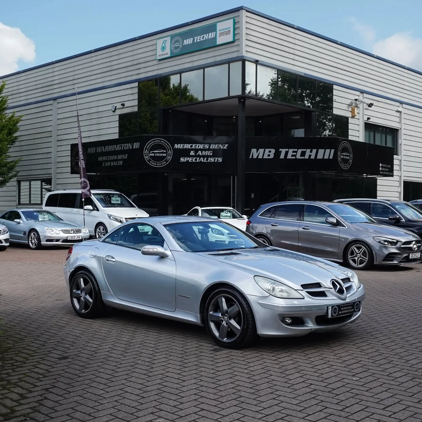 New stock!!

SLK 200K

Advert to follow.