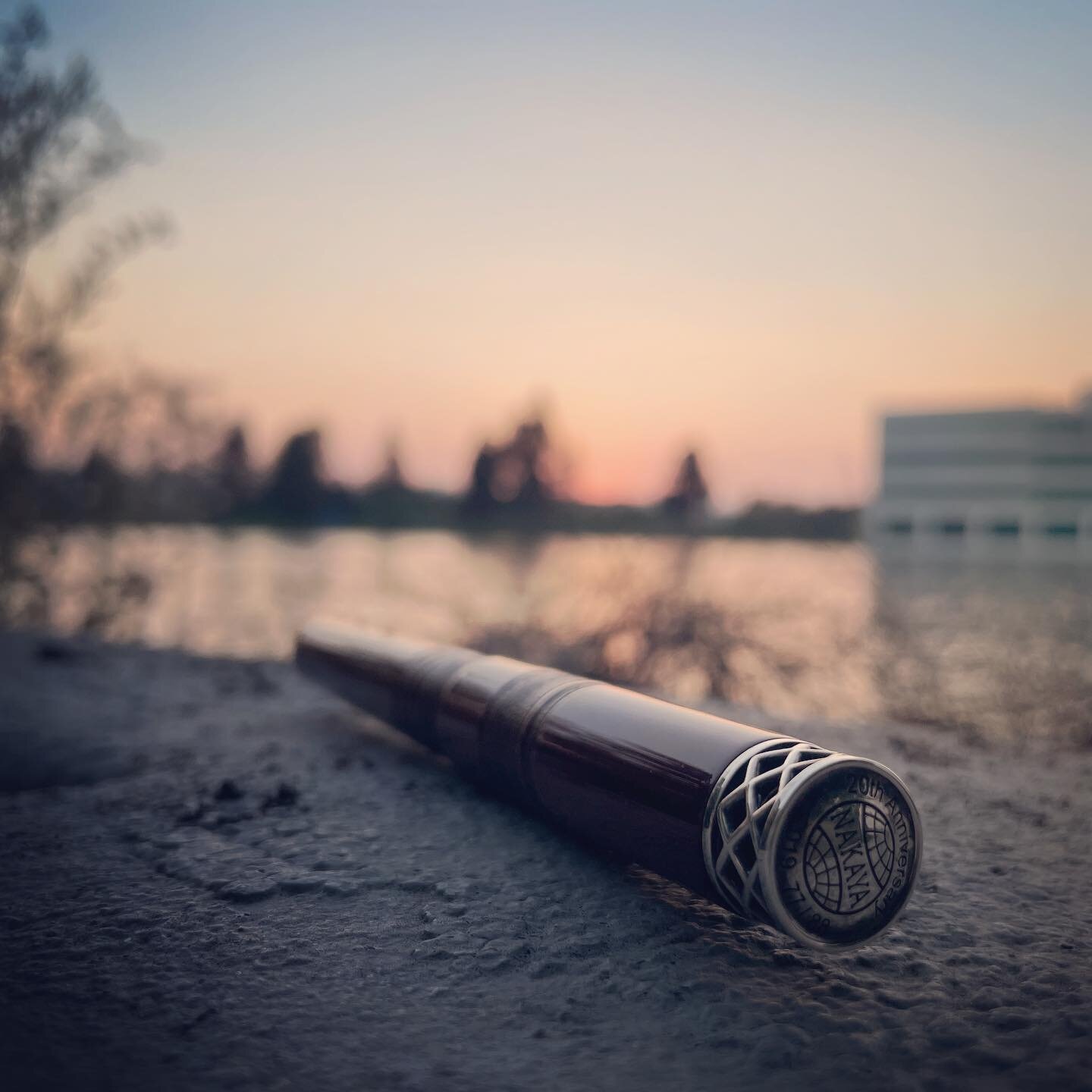 Sunset at the @sfpenshow with the 20th Anniversary @nakaya.fountainpen from @therealnibsdotcom relaxing after another epic year!
.

#fountainpenday #pen #journal #writing #style #penaddict #fpgeeks #calligraphy #paper #fountainpen #ink #write #sunset