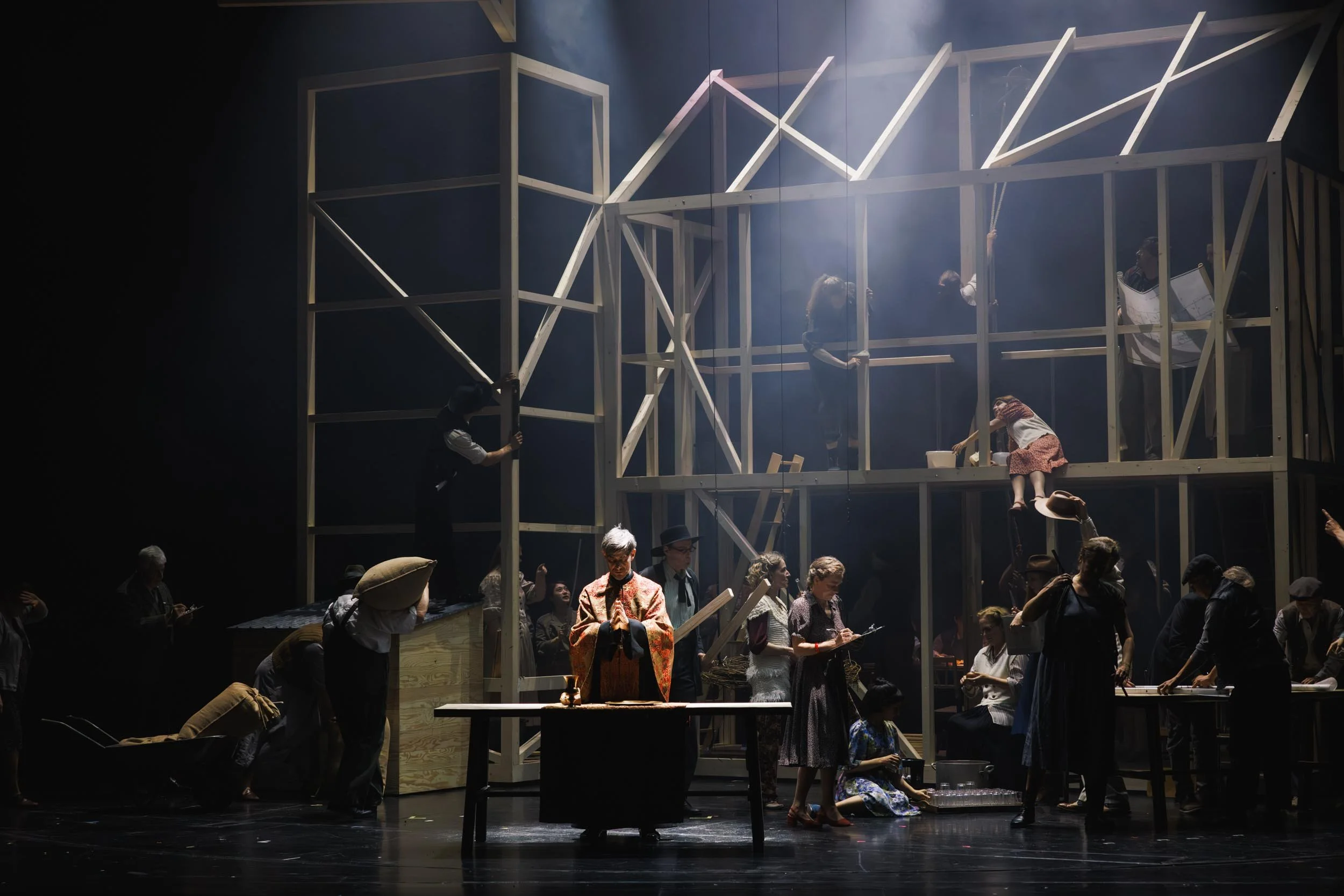  THE GREEK PASSION/ Theater Bielefeld/ Dir. Manuel Schmitt / Fotos: Julia Lormis 