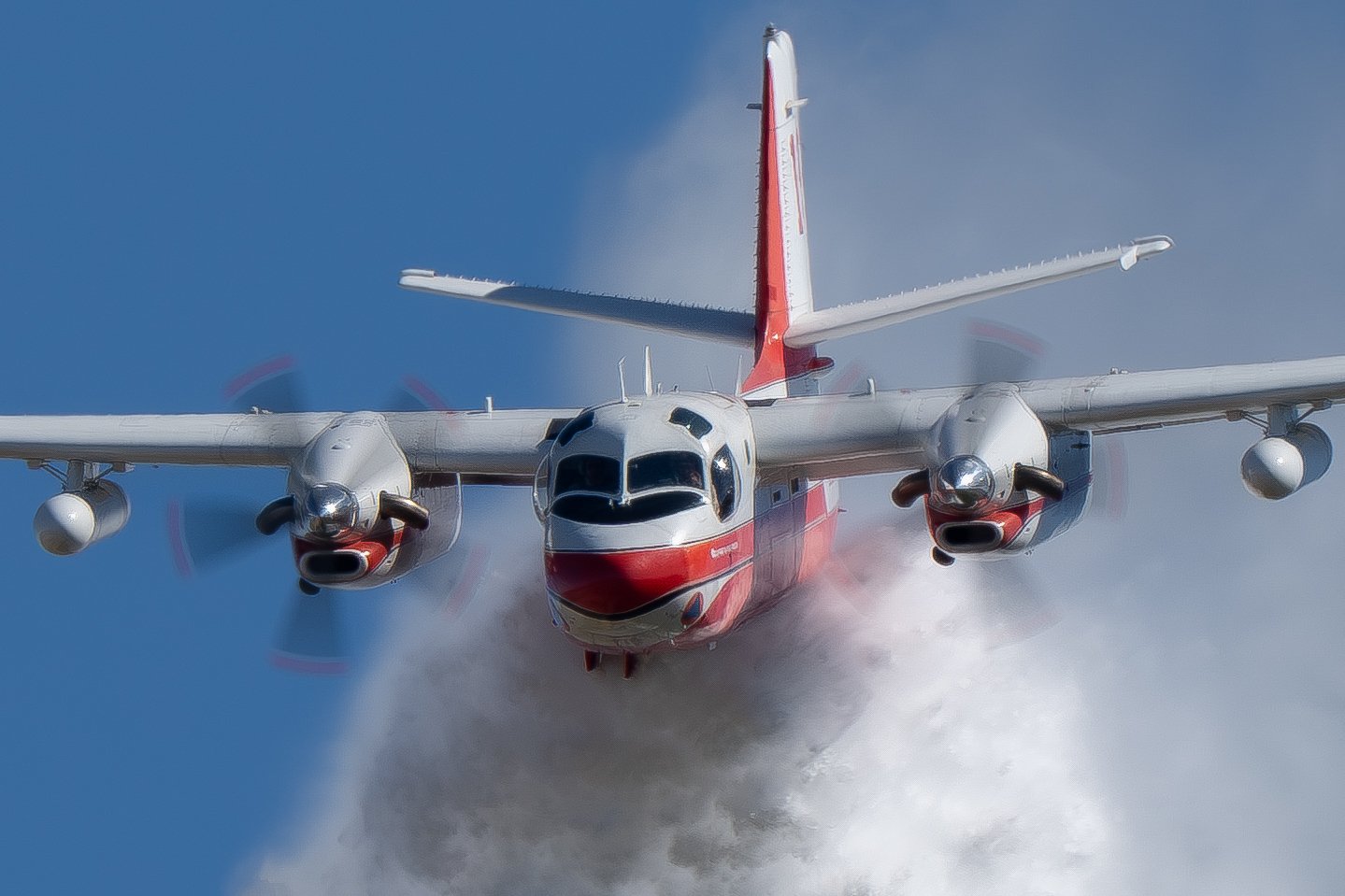 Grumman S-2 Firecat @ Meeting Aérien International de la Somme