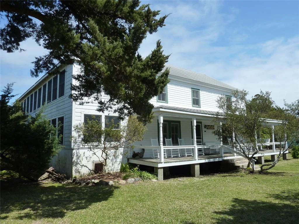 Stay for a week at the Soundfront Inn in Ocracoke. Available after Labor Day 2016 and before Memorial Day 2017. https://www.ocracokeislandrealty.com/vacation-rentals/soundfront-inn