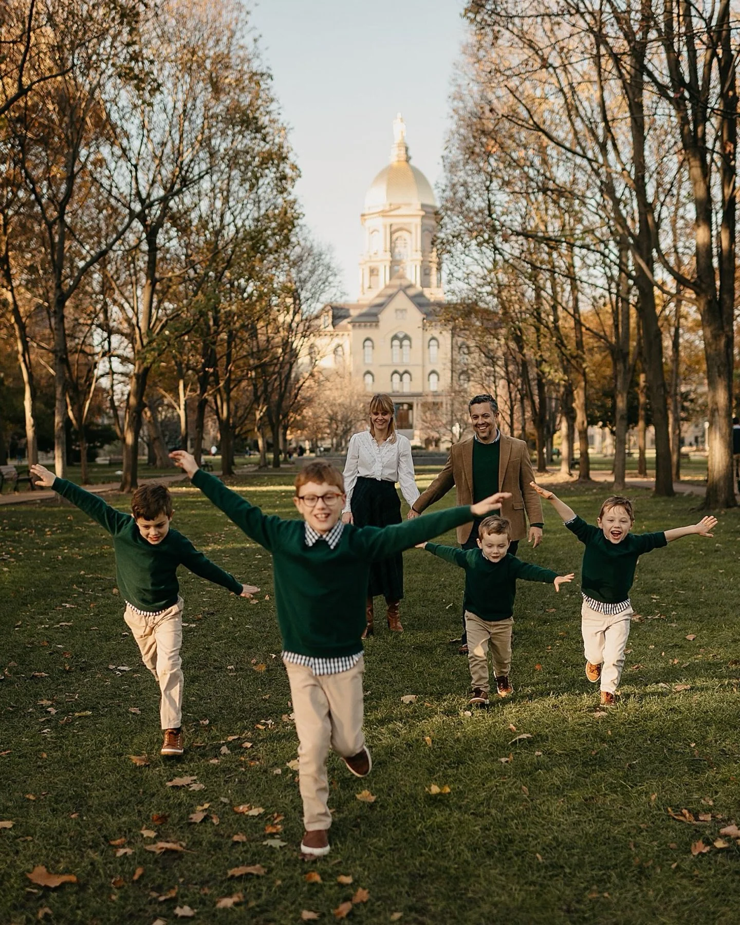 I literally laughed for this entire session. 😃 Such a wonderful time, roaming around @notredame on a perfect, warm November day, with this awesome crew! 💛