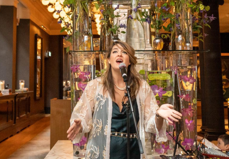 Jude sings at Rosewood hotel London