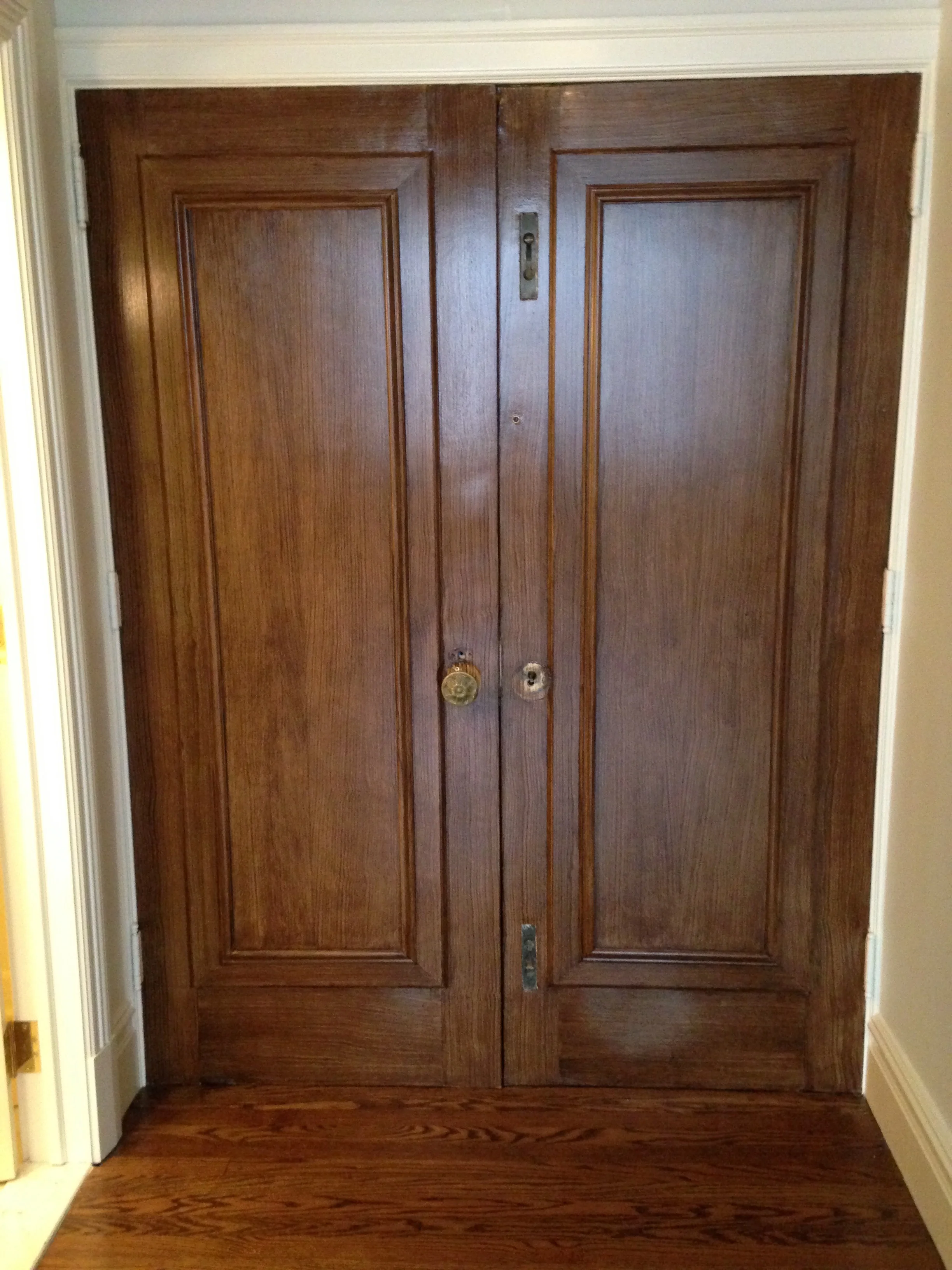 Faux bois entry