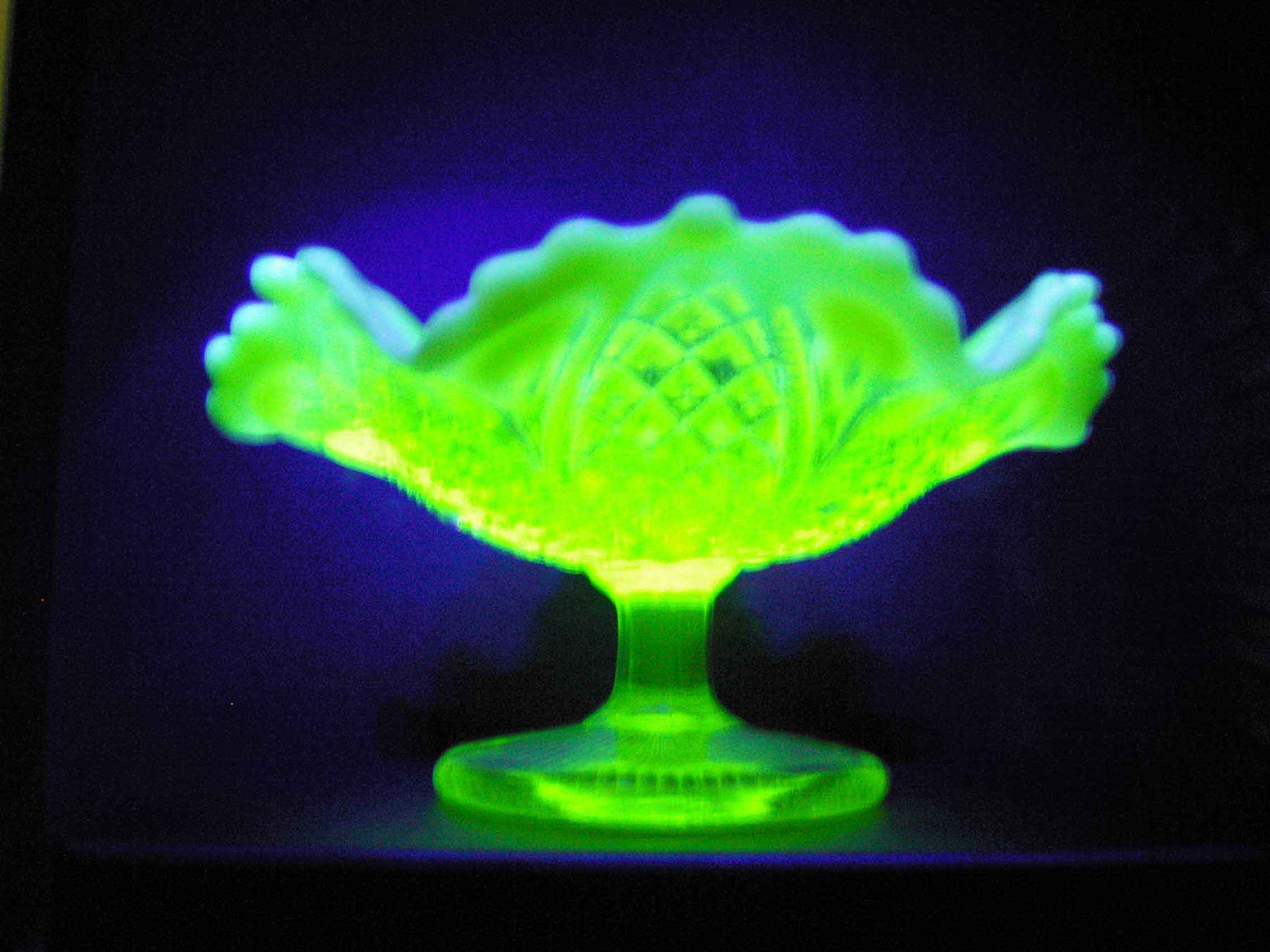 UNRANIUM GLASS -UV LEDSB.jpg