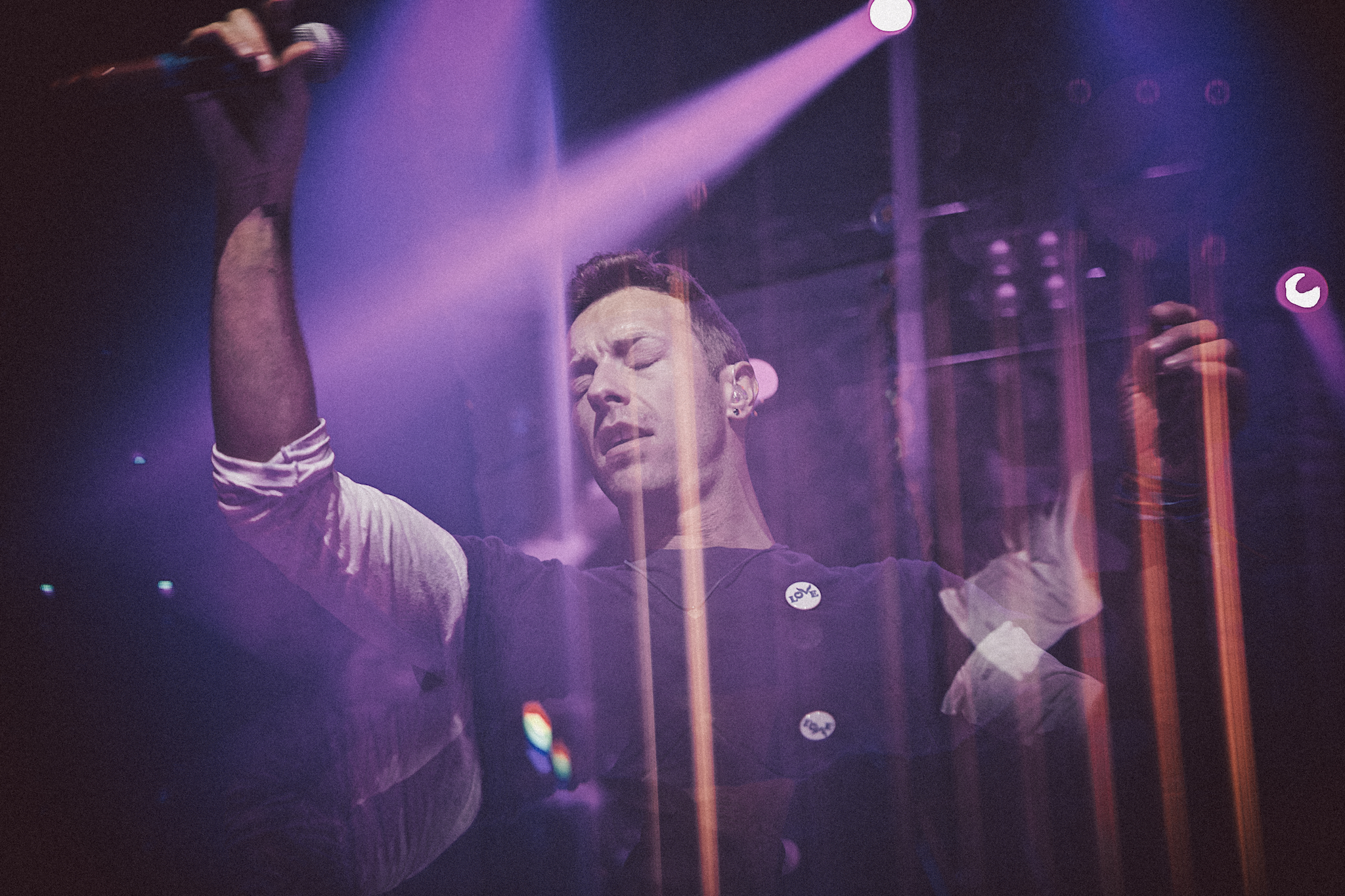 Coldplay performs at The iHeartRadio Theater - This was my last iHeart show of 2015 and it couldn't have ended better. Coldplay's set design and lighting was on point. I was a little bummed that the band passed on having portraits done. Oh well, It just meant that I didn't have to stress as much and I got to pack much lighter than I normally do! 