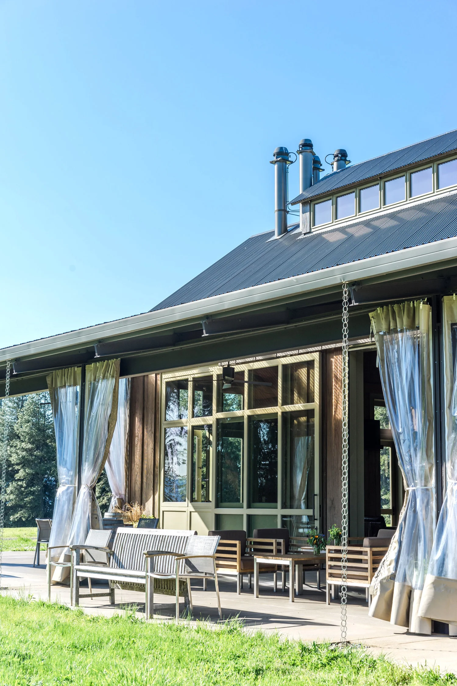08 Michelle-McSwain-Photography-Wine-Tasting-Vineyard-House.jpeg