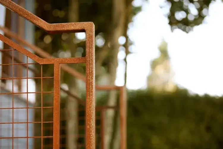 rusted-steel-mesh-railing-detail.webp.webp