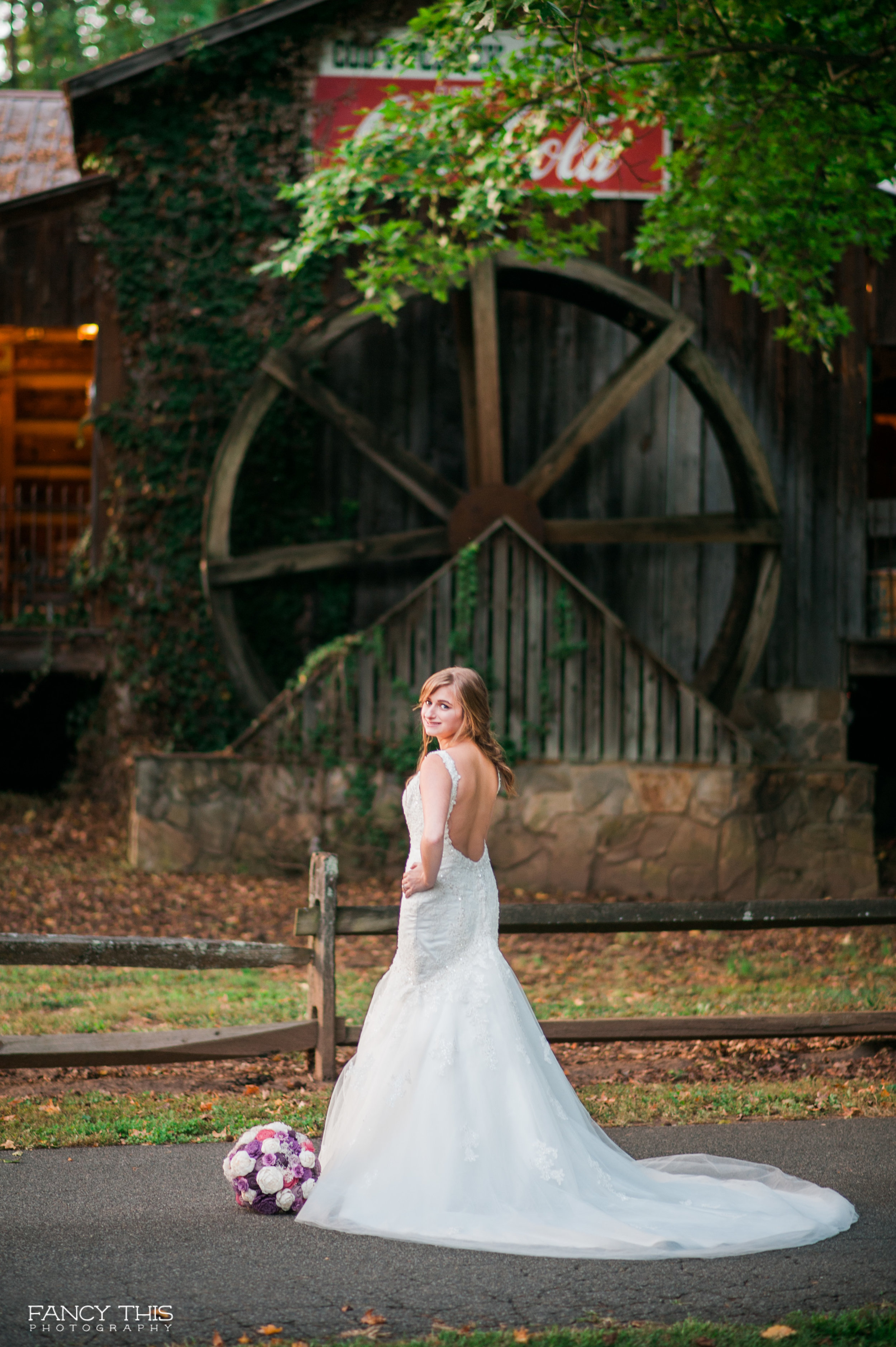 carolsimchik_bridals_socialmediaready-48.jpg