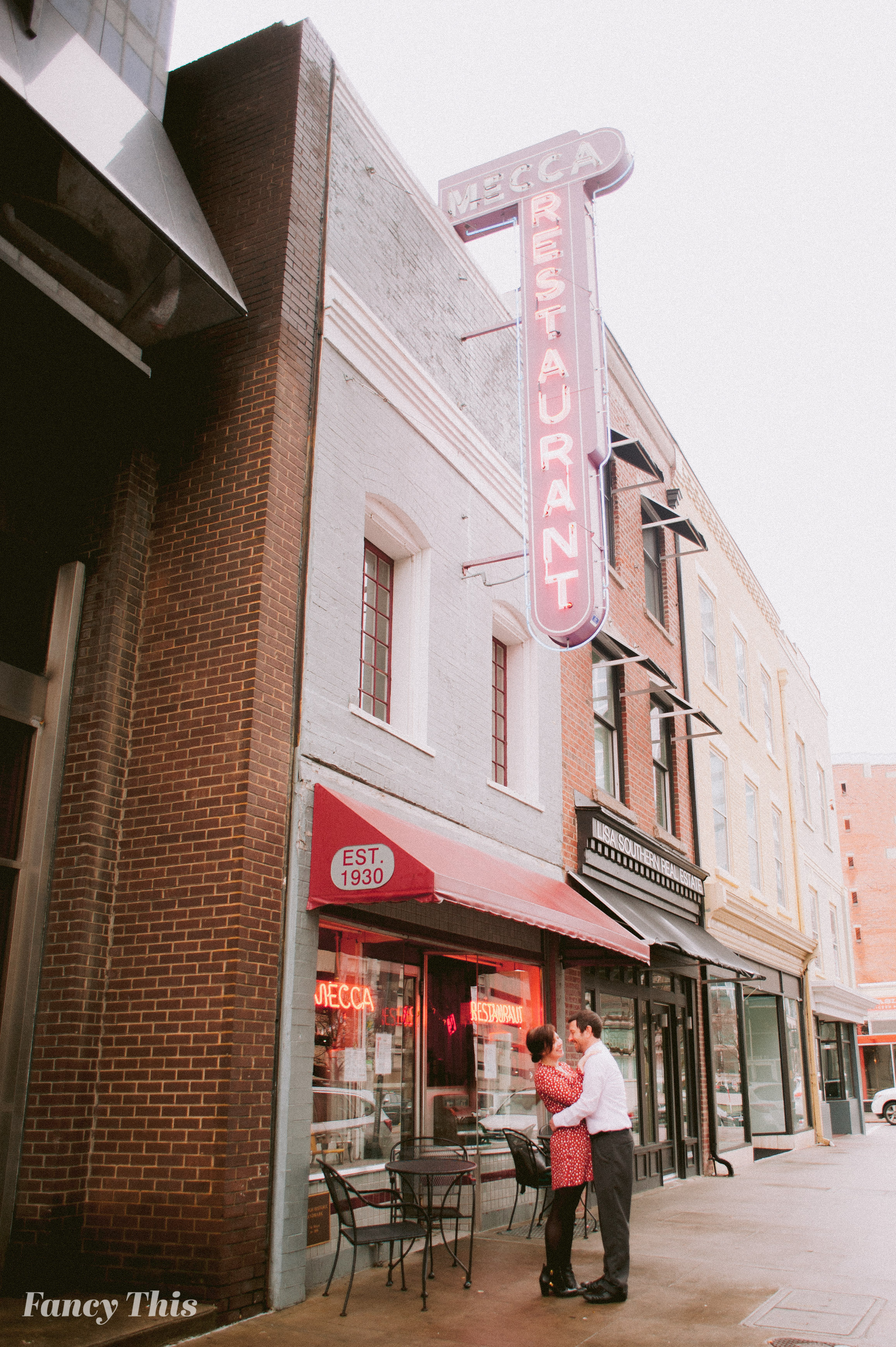 raleighengagementdowntown_fancythis_ncweddingphotographer-29.jpg