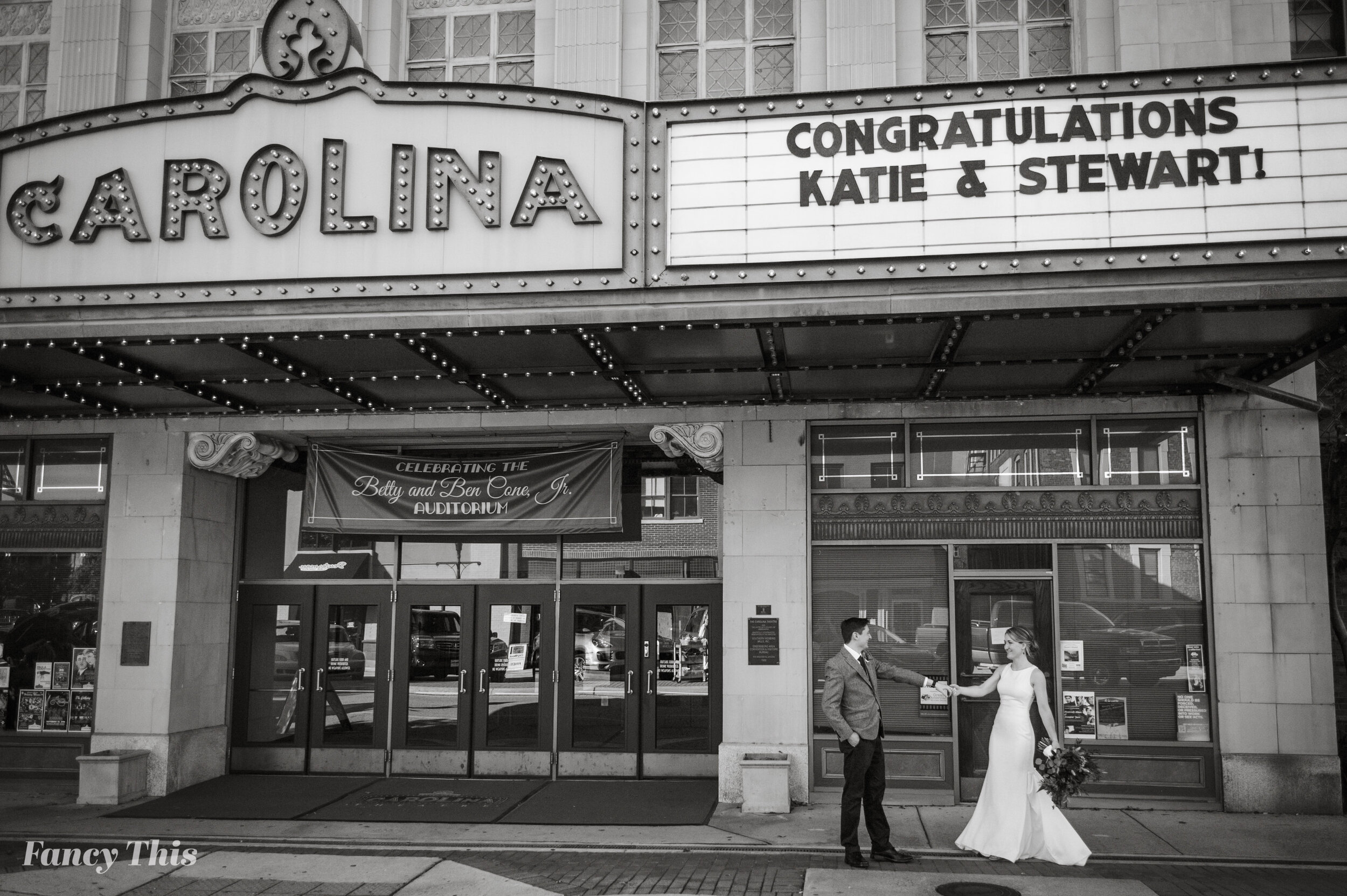 greensboroweddingphotography_carolinatheatrewedding-500.jpg