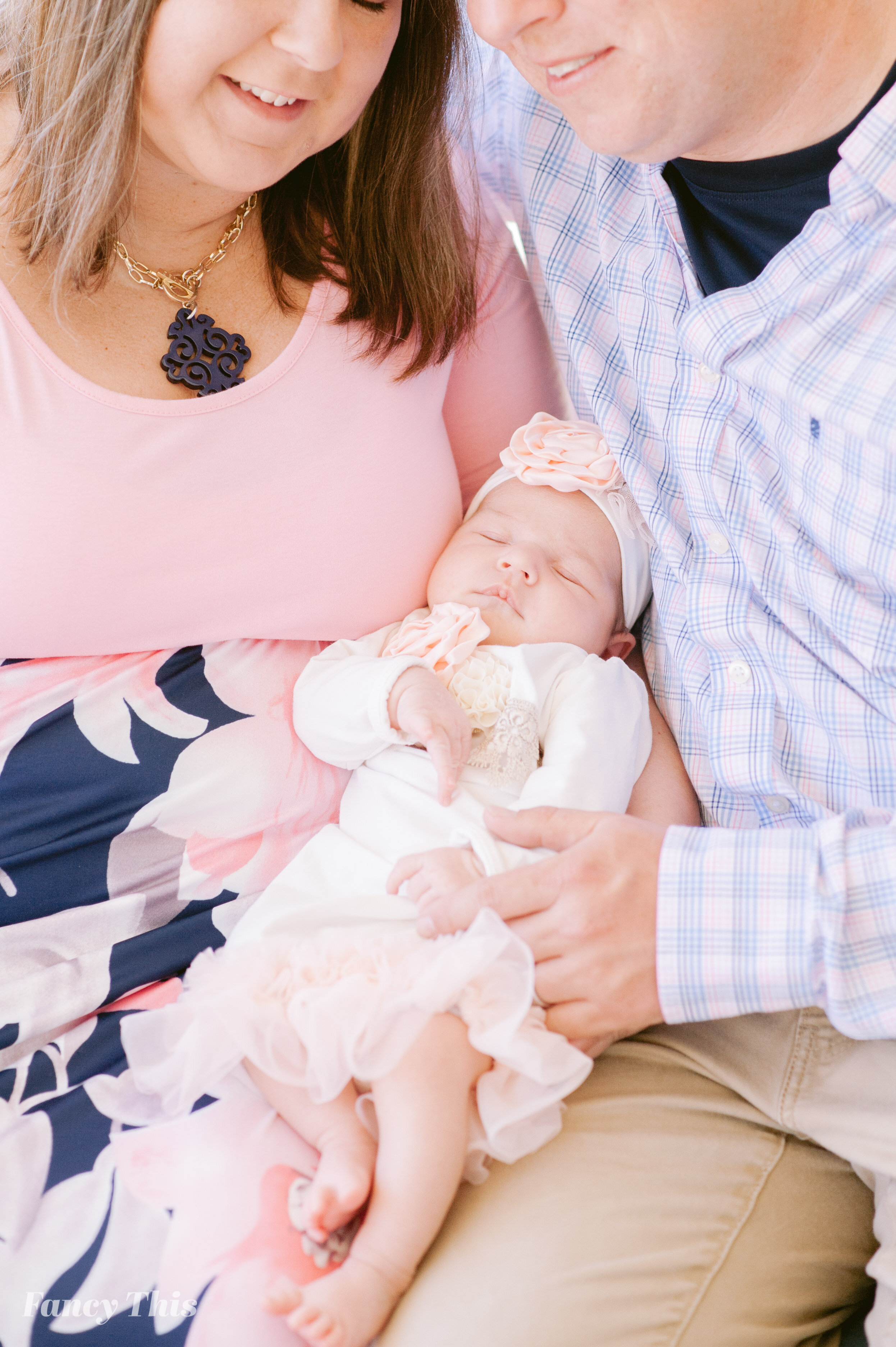 williamstonfamilyphotographer_greenvillencfamilyphotography_frontporchsession-31.jpg