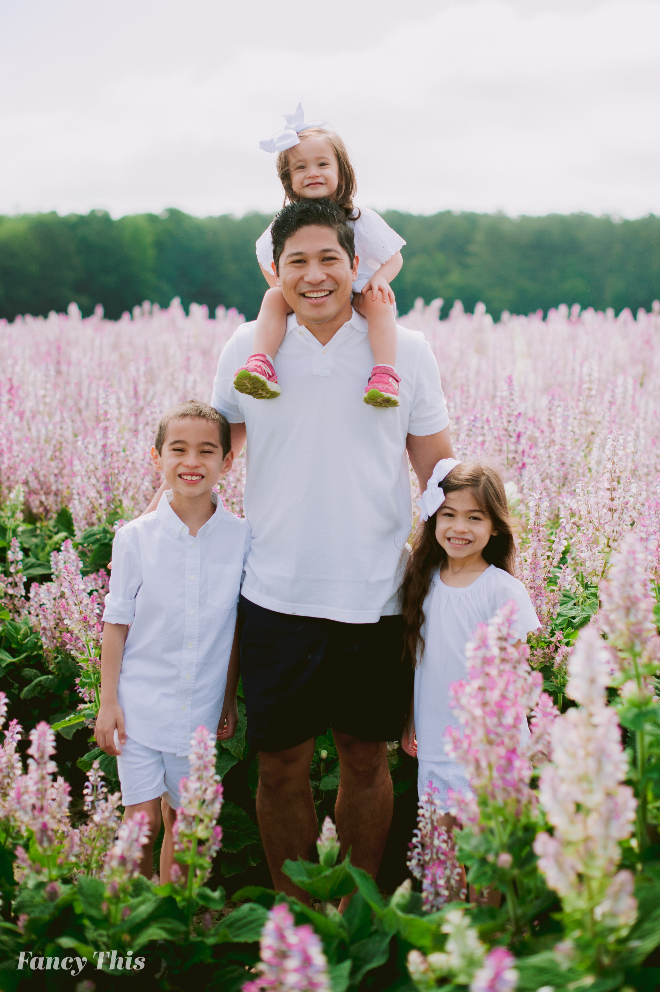 greenvillefamilyphotographer_outerbanksfamilyphotographer_sagefarmfamilysession_raleighfamilyphotographer-97.jpg