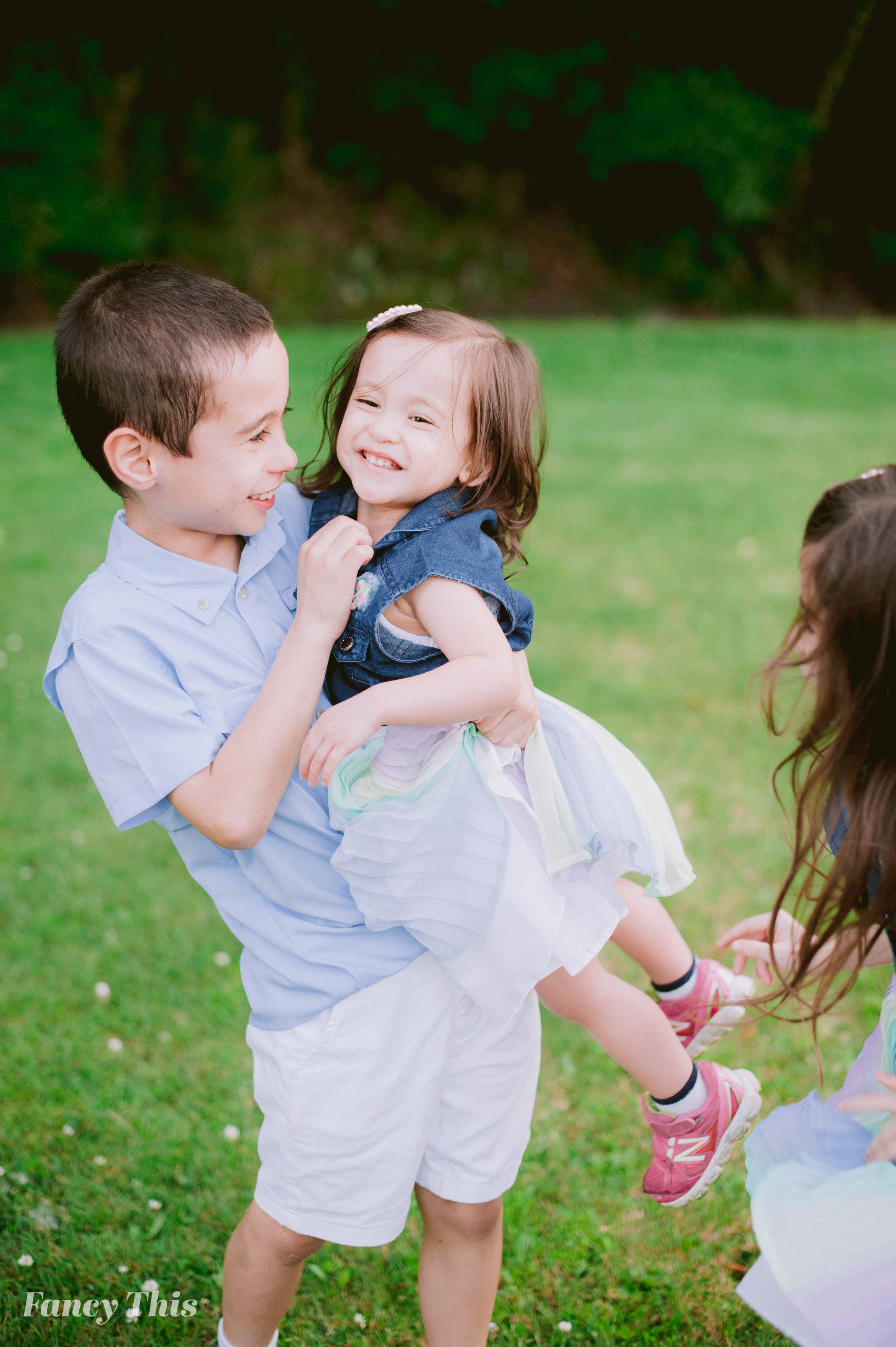 raleighfamilyphotographer_greenvillencfamilyphotographer_southernfamilysession_sagefarmfamilyphotos-24.jpg