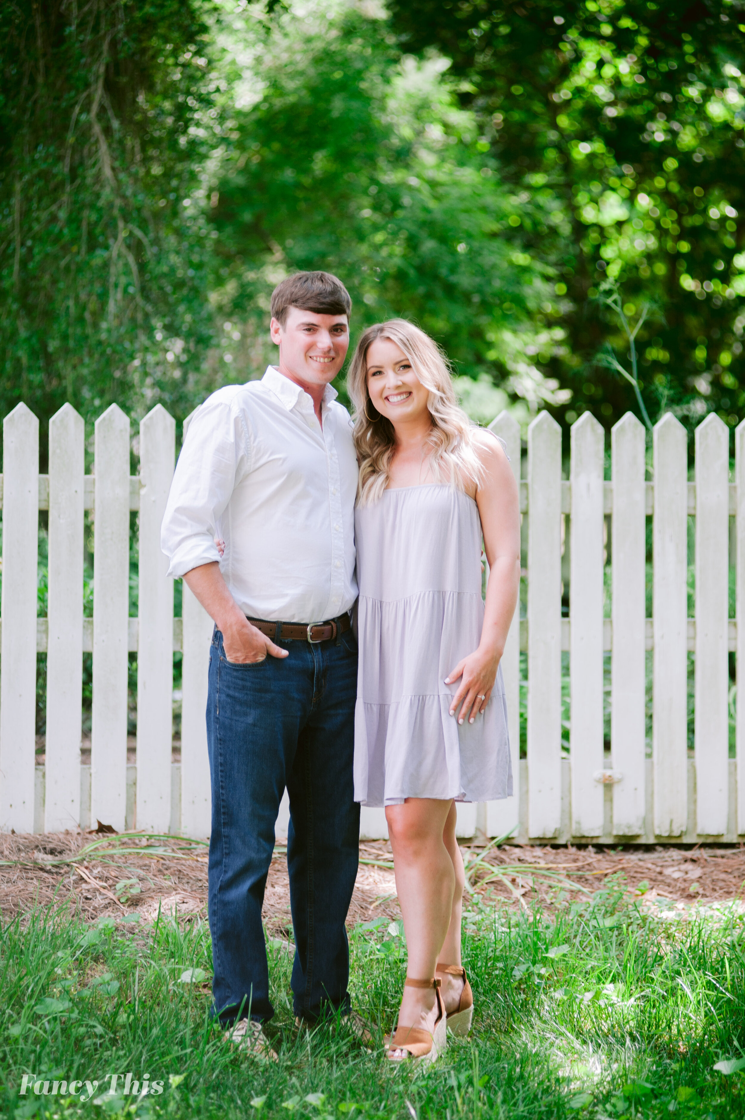 raleighengagementsessionideas_southernengagementsession_historicoakviewcityparkraleigh_fancythisphotography-1.jpg