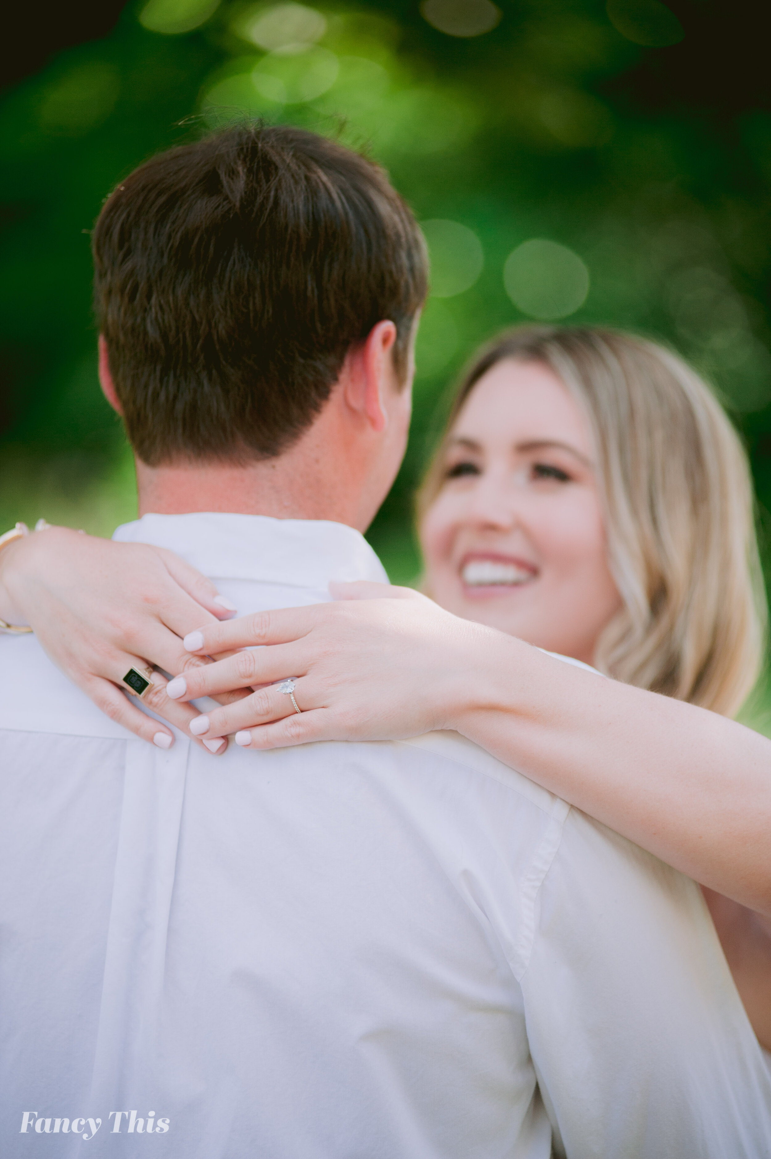 raleighengagementsessionideas_southernengagementsession_historicoakviewcityparkraleigh_fancythisphotography-25.jpg