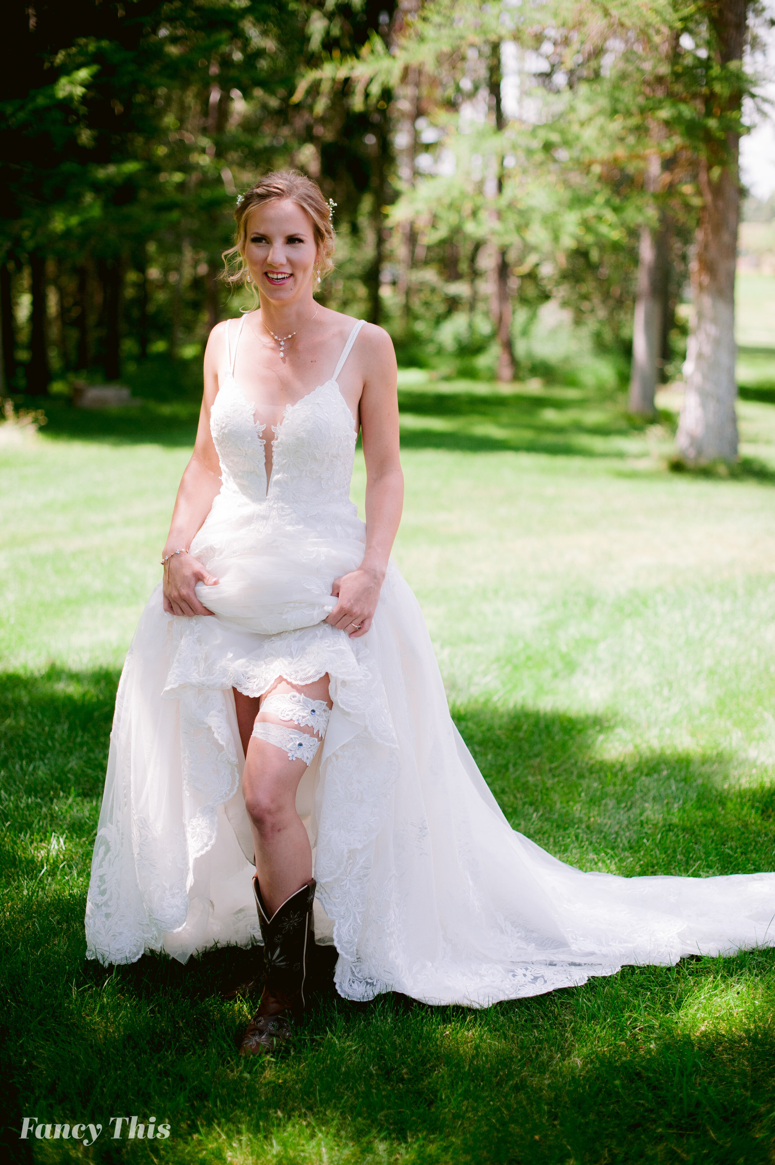 glaciernationalparkwedding_montanaweddingphotographer_glaciernationalparkweddingphotography_destinationweddingphotography_fancythisphotography-93.jpg