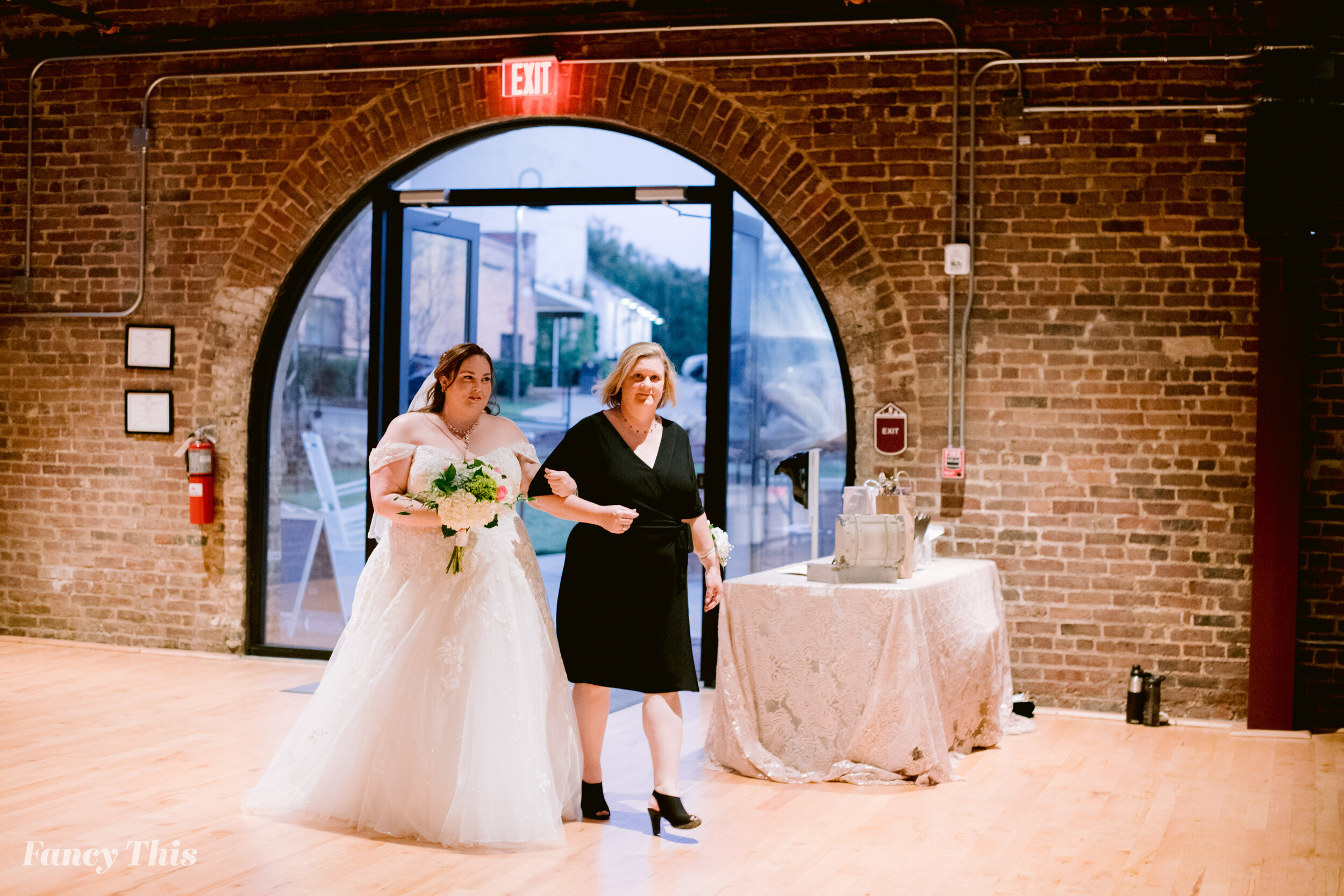 thepowerhousewedding_rockymountweddingphotographer_rockymountweddingphotography_raleighsamesexweddingphotographer-189.jpg