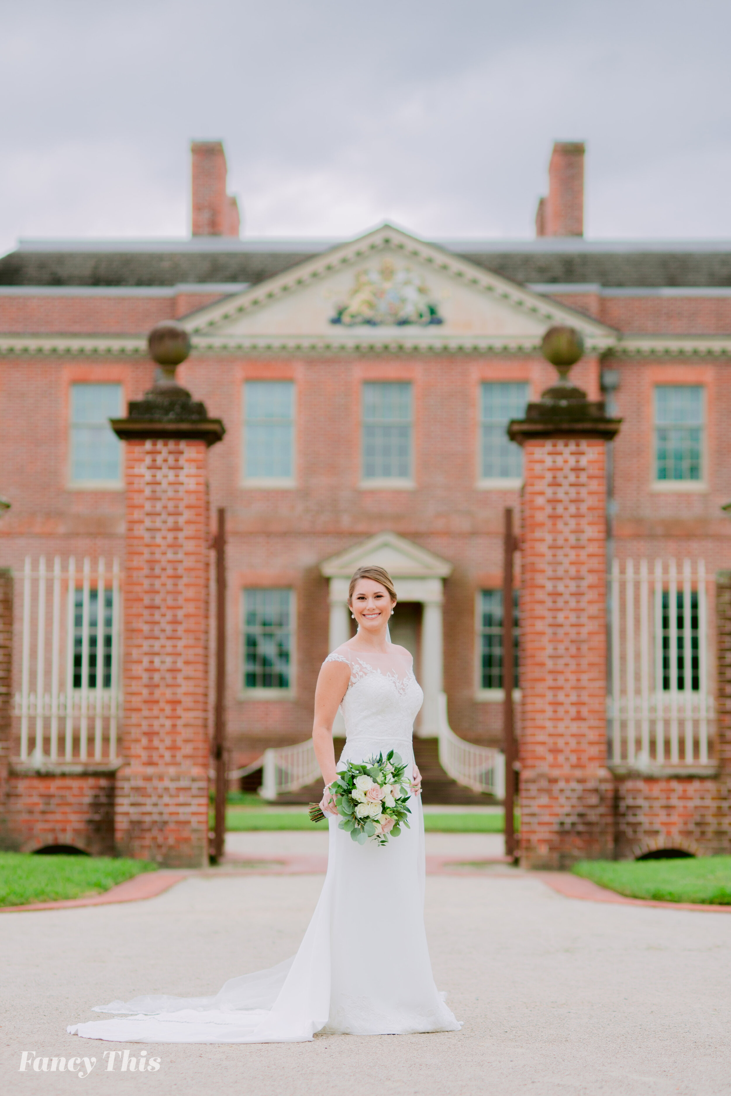 newbernweddingphotographer_tryonpalacebridalsession_tryonpalaceweddingphotography-47.jpg