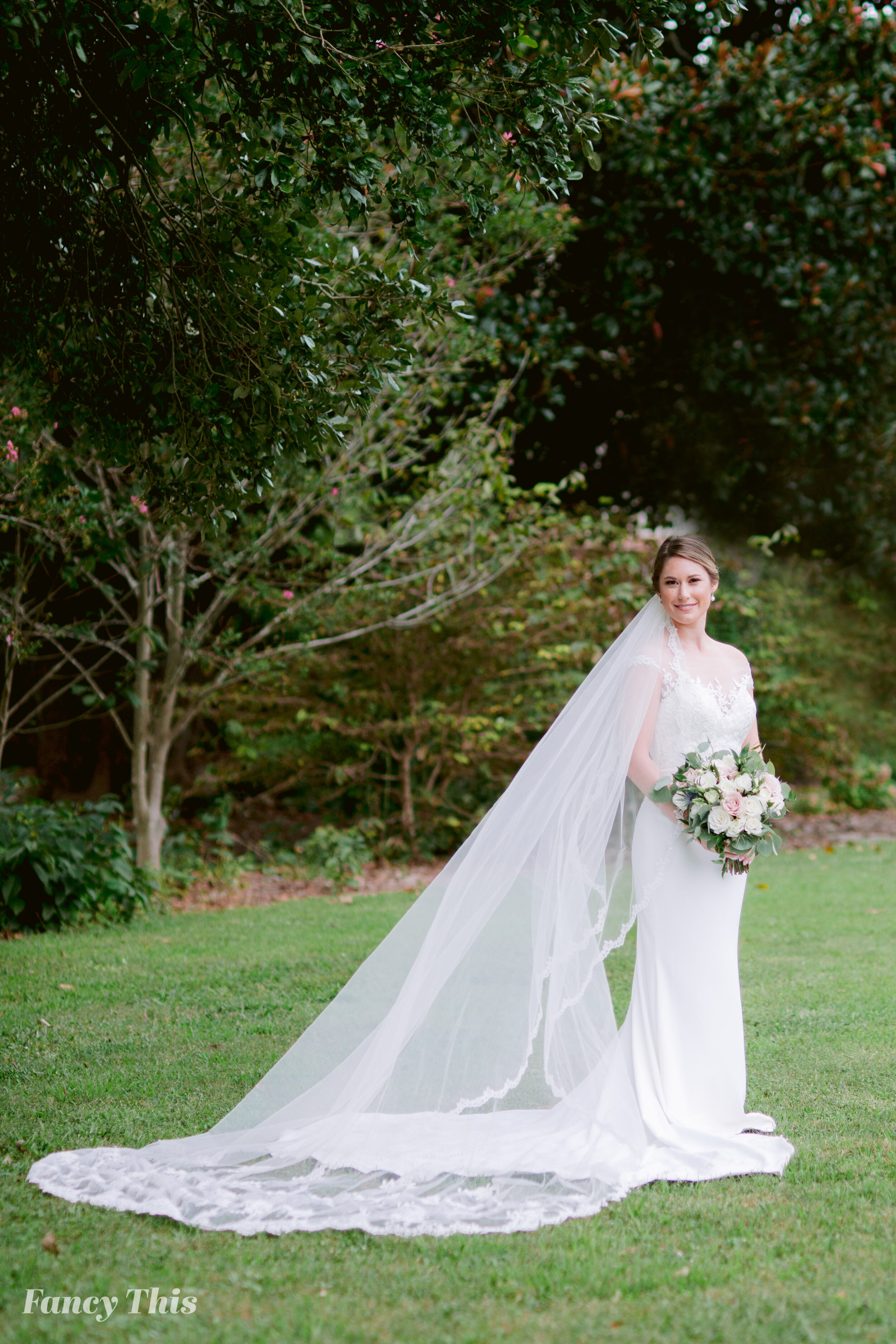 newbernweddingphotographer_tryonpalacebridalsession_tryonpalaceweddingphotography-232.jpg