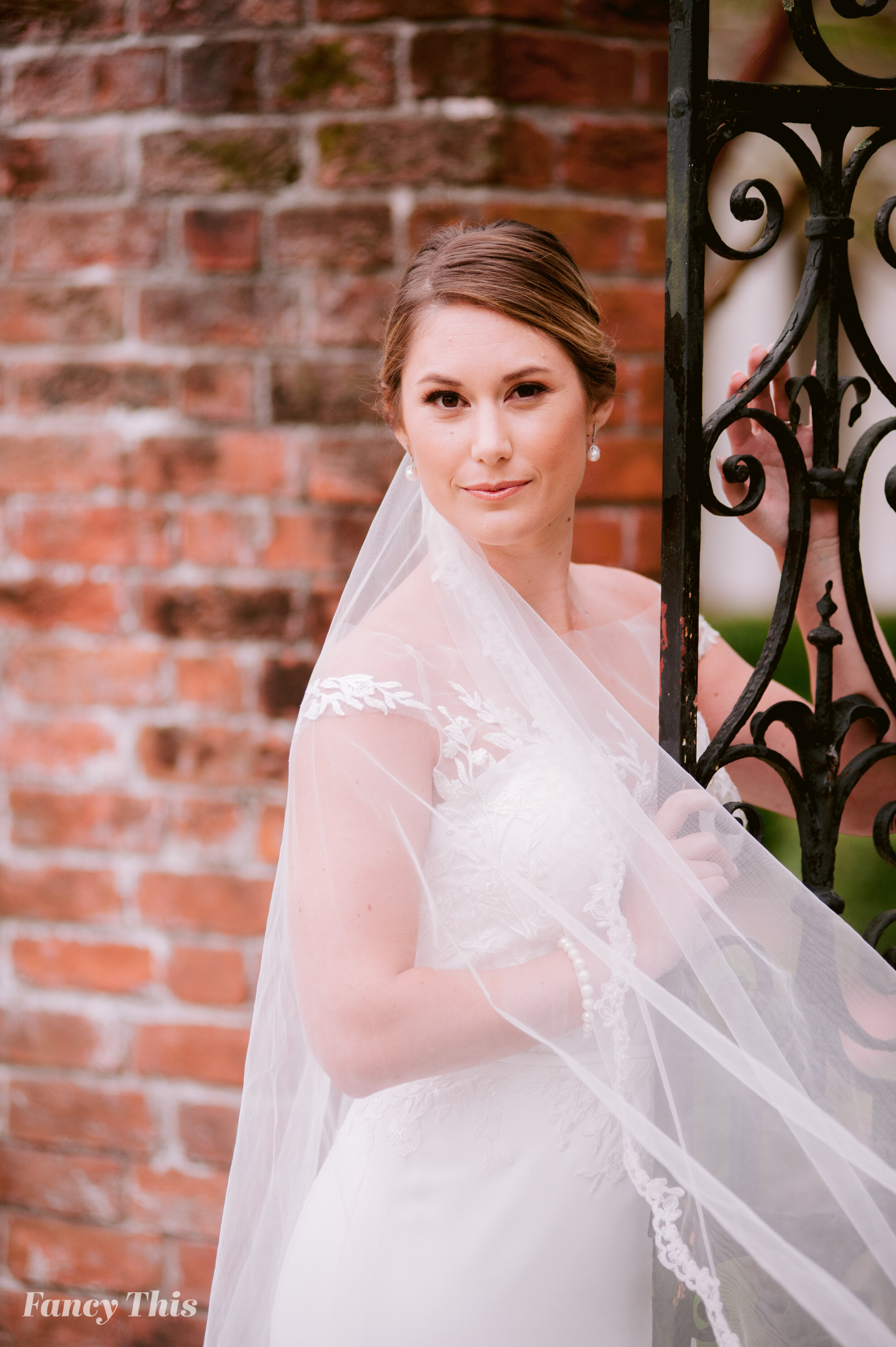 newbernweddingphotographer_tryonpalacebridalsession_tryonpalaceweddingphotography-244.jpg