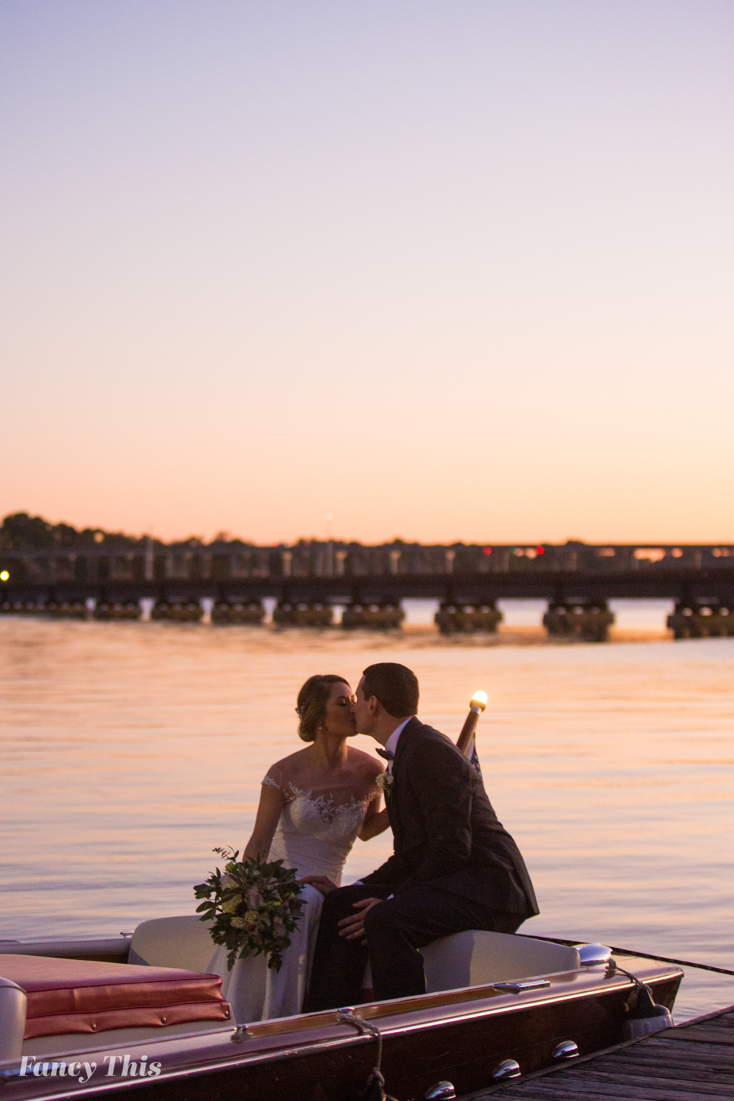 tryonpalacewedding_tryonpalaceweddingphotography_newbernweddingphotographer_persimmonsrestaurantwedding-770.JPG