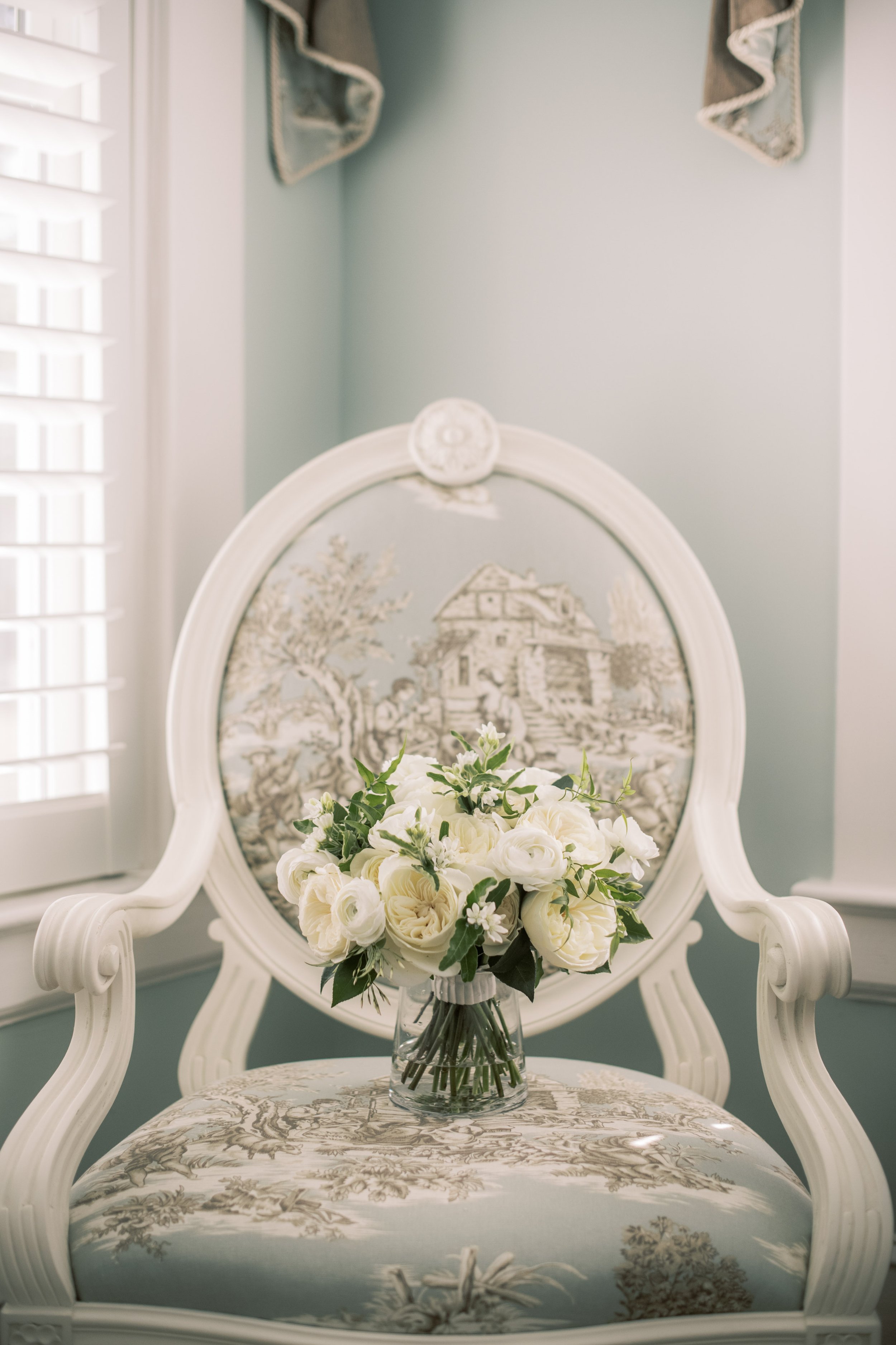 Bridal Bouquet in Chair at River Forest Manor and Marina Fancy This Photography