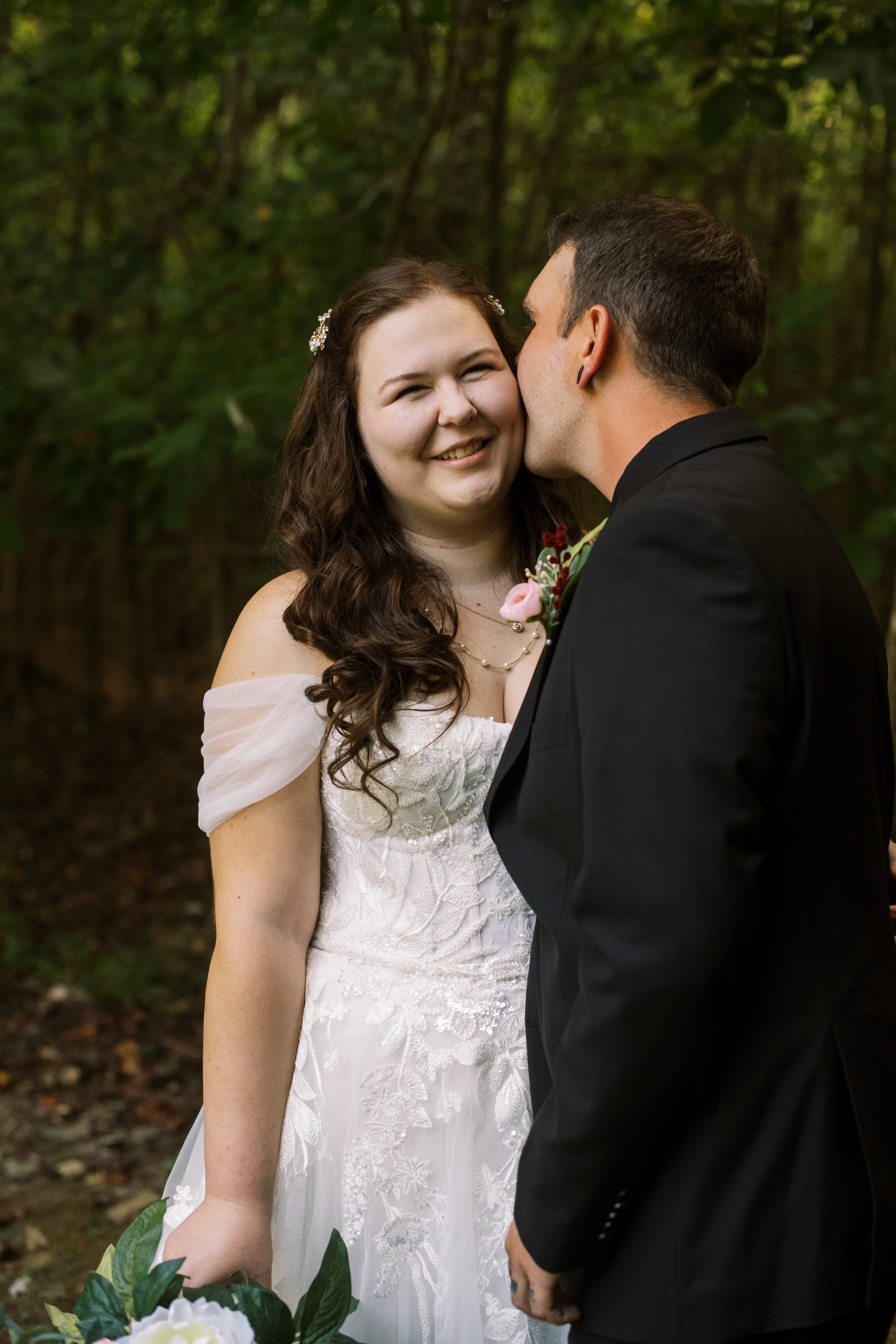 greensboroweddingphotographer_asheborowedding_backyardwedding-78.jpg