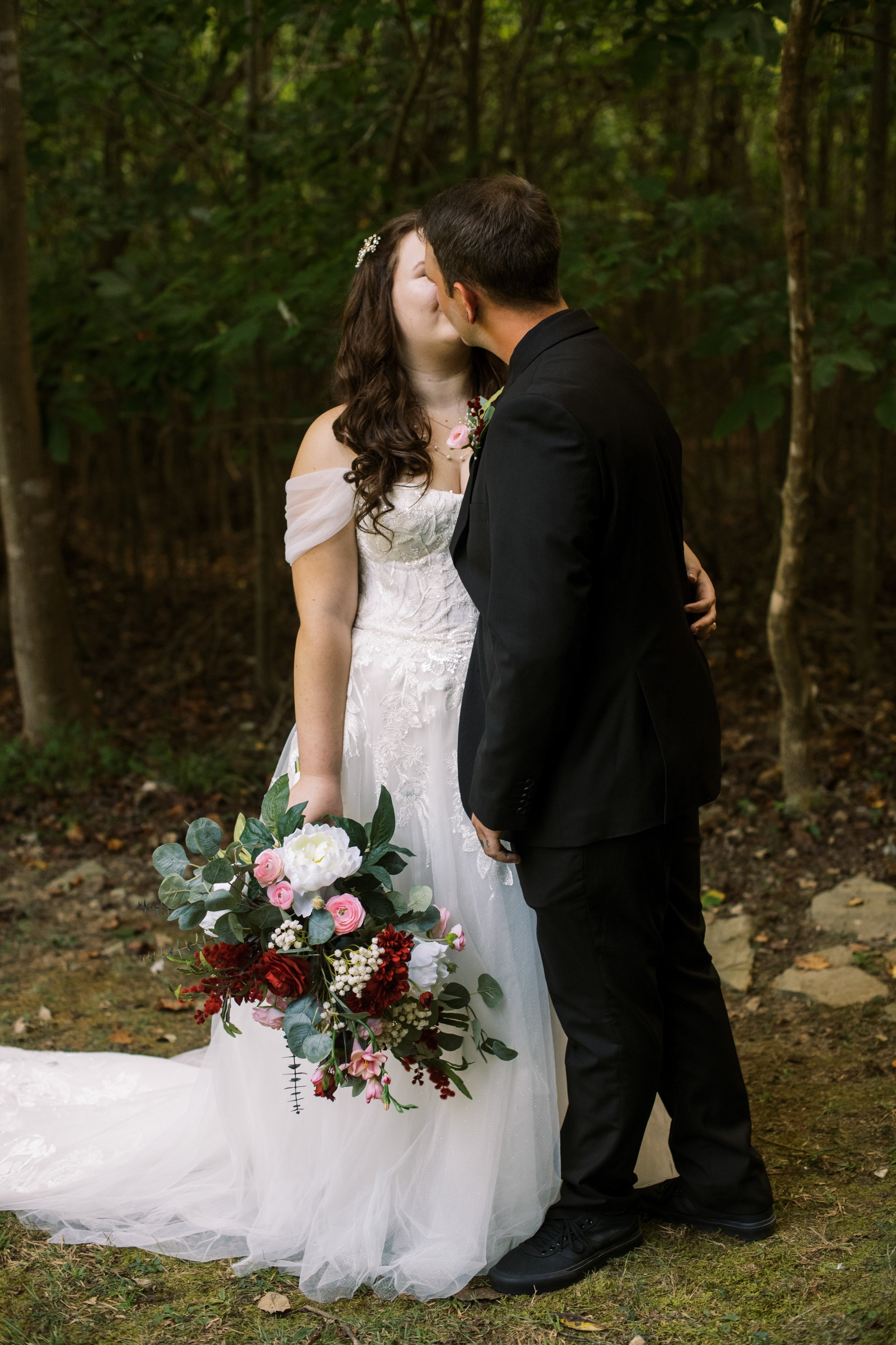 greensboroweddingphotographer_asheborowedding_backyardwedding-79.jpg