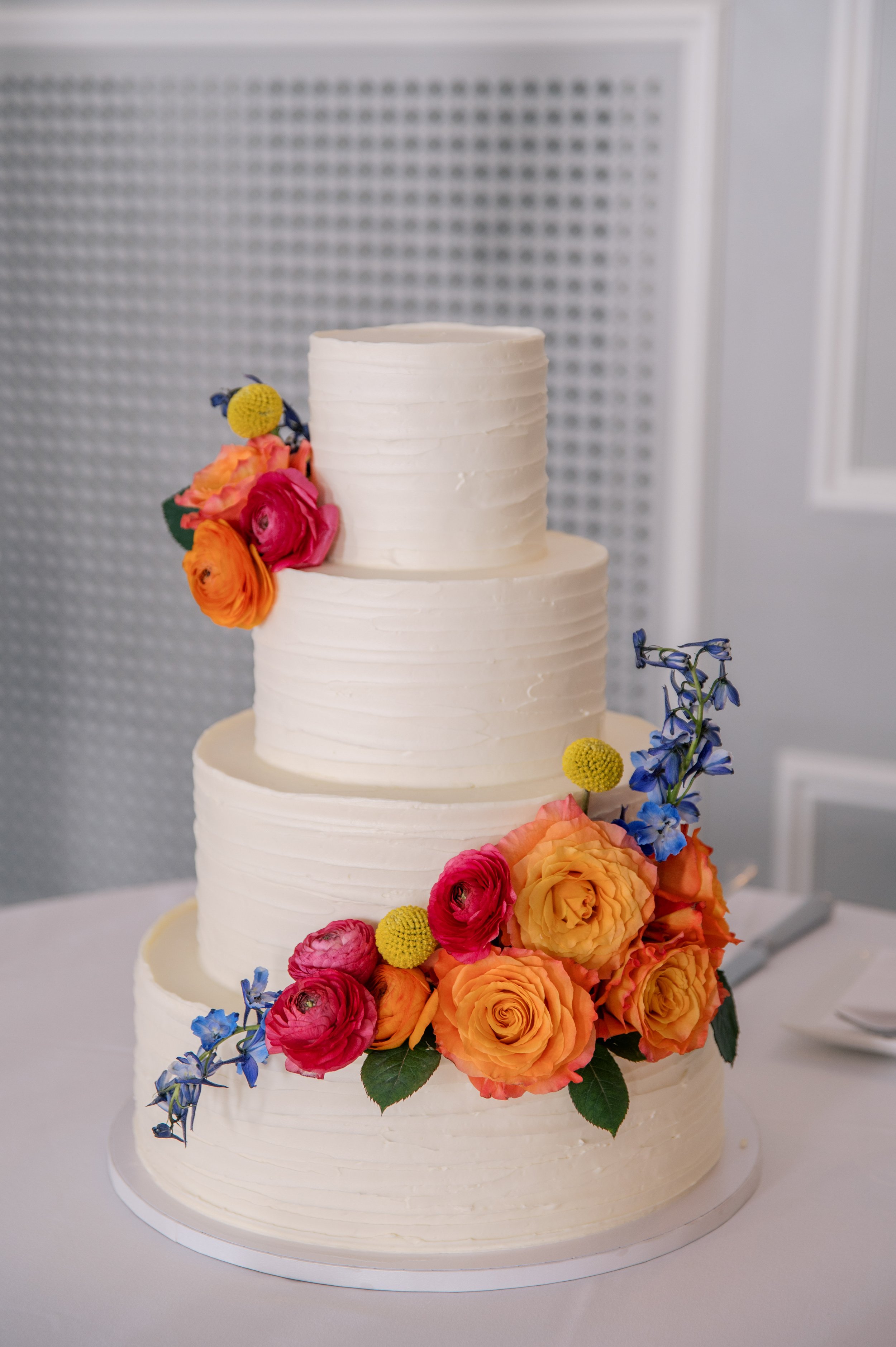 Summer Wedding Cake S Richardson Cakes Tre Bella UNC Chapel Hill Wedding at The Carolina Inn Fancy This Photography