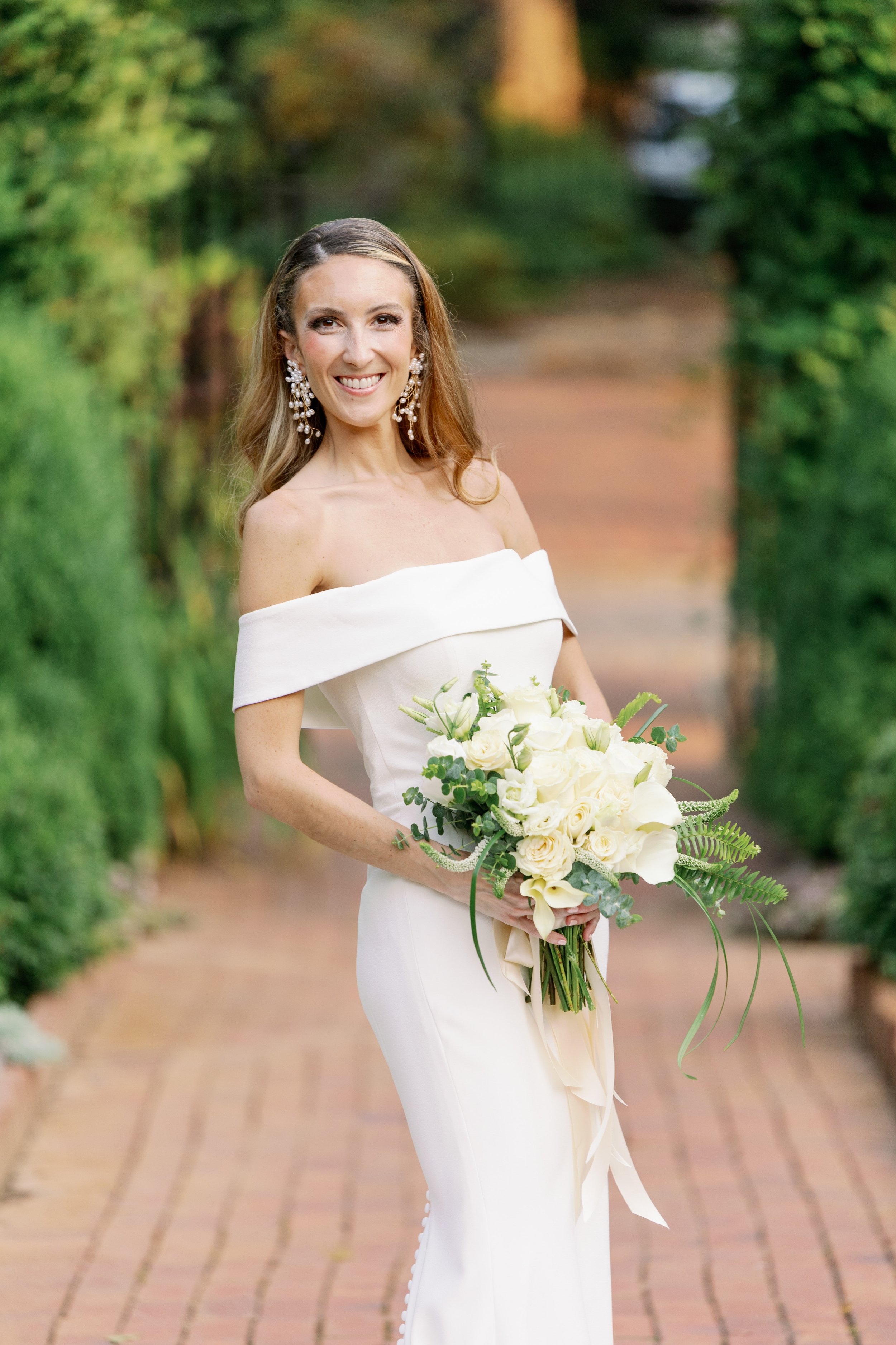 tanglewoodwinstonsalembridalportraits_winstonsalemweddingphotographer_fancythisphotography-54.jpg