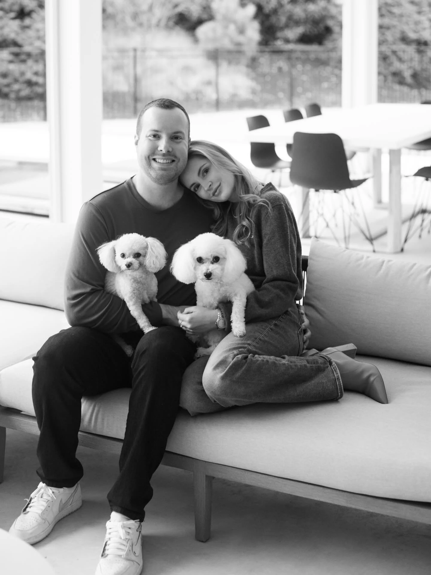 A delightful session with this families newest addition, Coco the pup. 🐶 

Hope you all had a fabulous week of holiday celebrations! We are forever grateful for clients like all of you 🥹