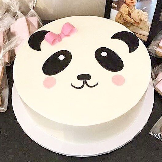 A 🐼 cake we made a while back for a little girl&rsquo;s 1st birthday!🎋
.
.
✉️: orders@boringcakes.com
💻: boringcakes.com/order
.
.
#panda #cake #boringcakes #cookies #cookiesofinstagram #jerseycity #downtownjerseycity #downtownjc #jcmakeityours #j