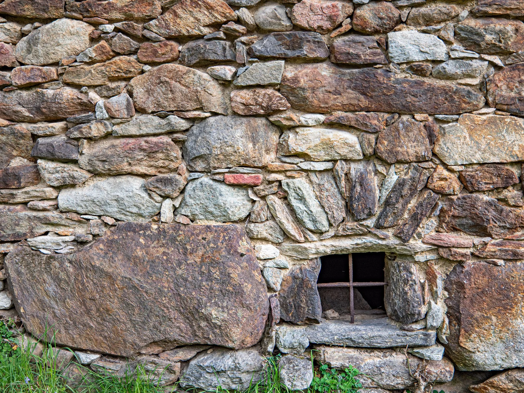 Basement wall, Chemp, Val-d'Aoste, Italy, 2023